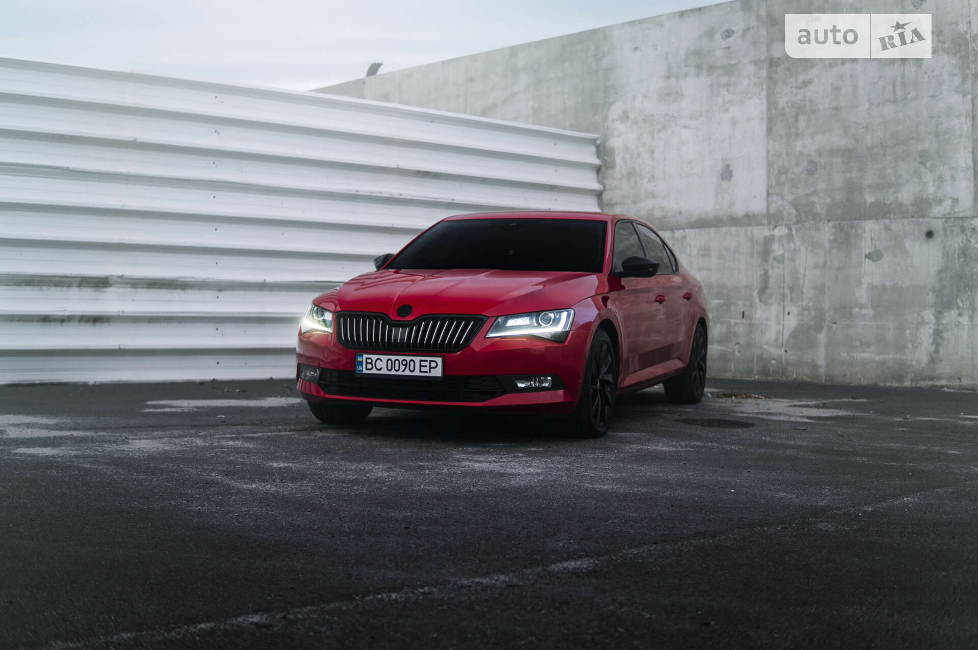 SKODA SUPERB 2019 VIN TMBCJ7NP4K7073987 фото оголошення 2 з 40
