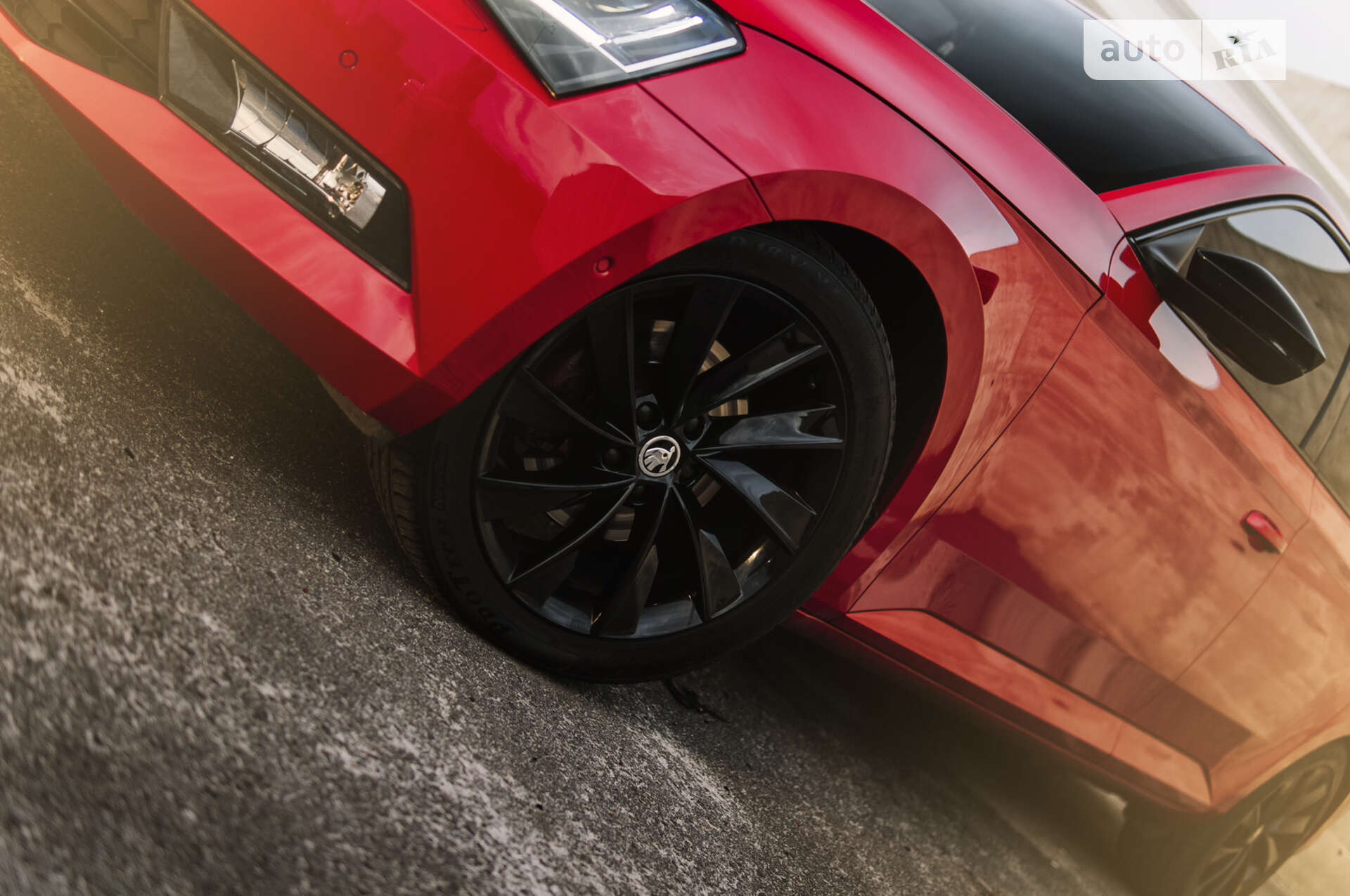 SKODA SUPERB 2019 VIN TMBCJ7NP4K7073987 фото оголошення 14 з 40