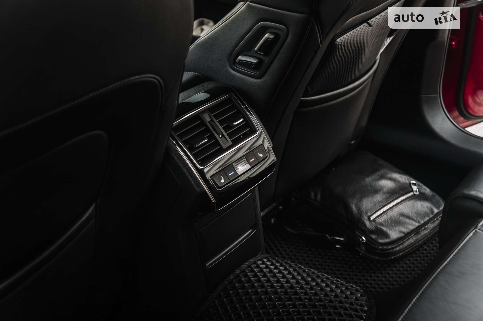 SKODA SUPERB 2019 VIN TMBCJ7NP4K7073987 фото оголошення 33 з 40