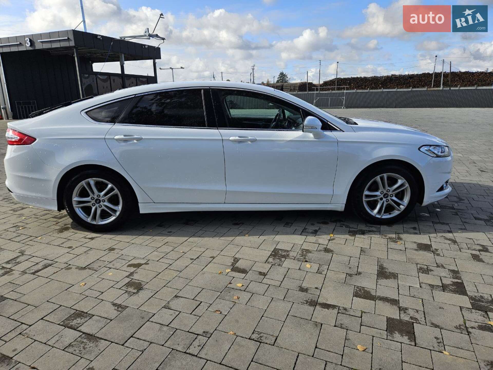 Ford Mondeo 2017 VIN WF0EXXWPCEHA38748 фото оголошення 3 з 29