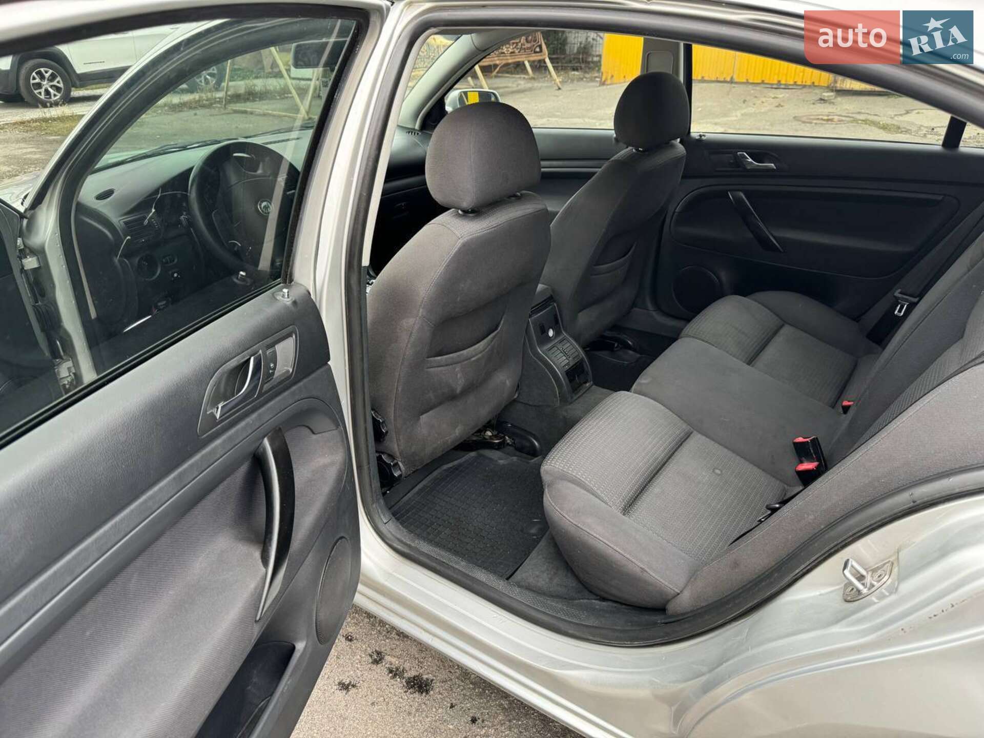 Skoda Superb 2006 VIN TMBDL23U96B047382 фото оголошення 4 з 19