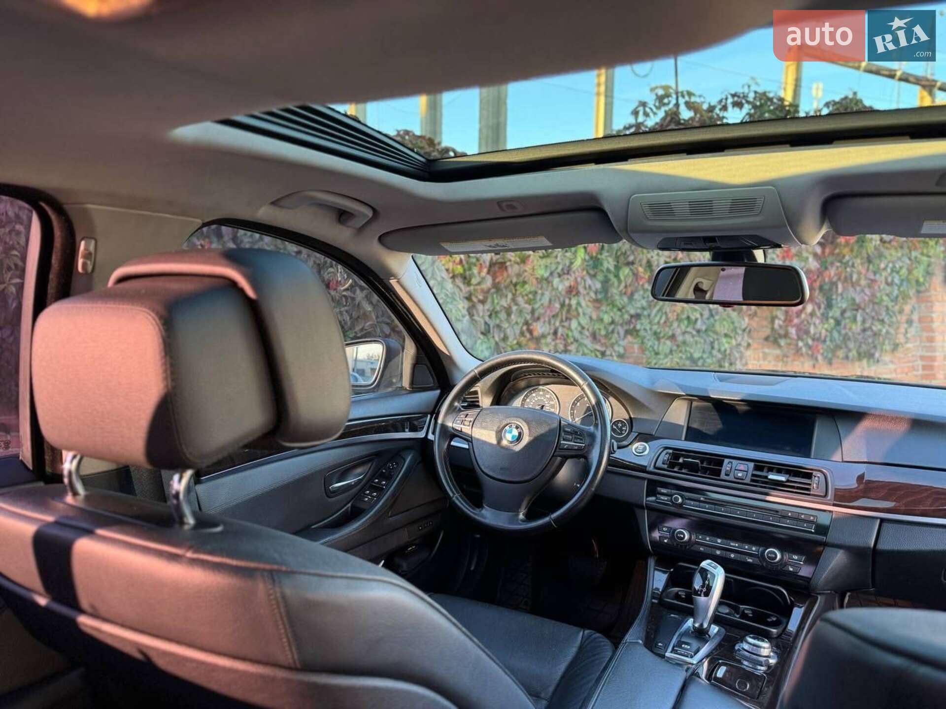 BMW 5 Series 2010 VIN WBAFU7C53BC781352 фото оголошення 2 з 8