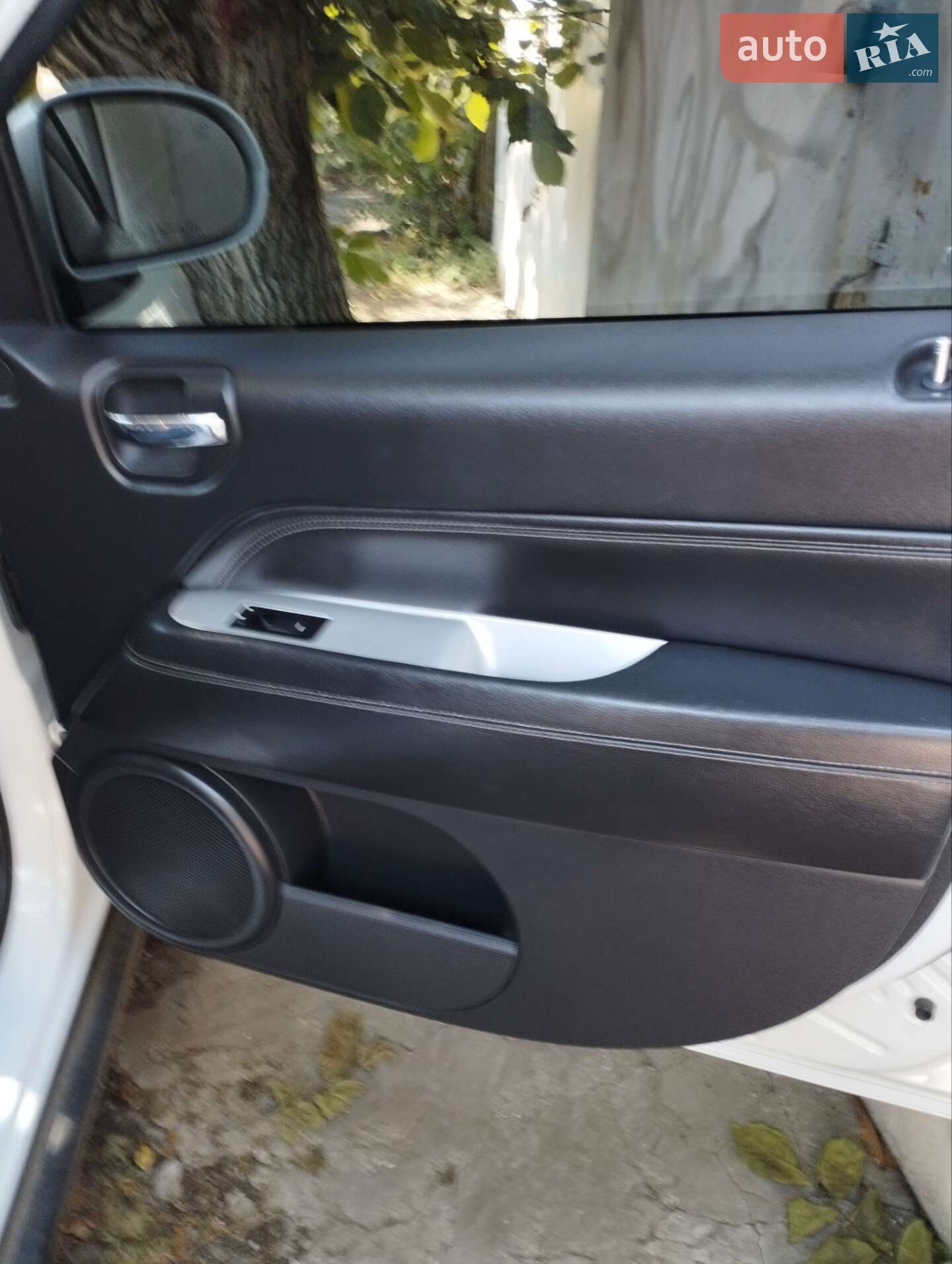 Jeep Compass 2016 VIN 1C4NJDEB5GD663846 фото оголошення 12 з 20