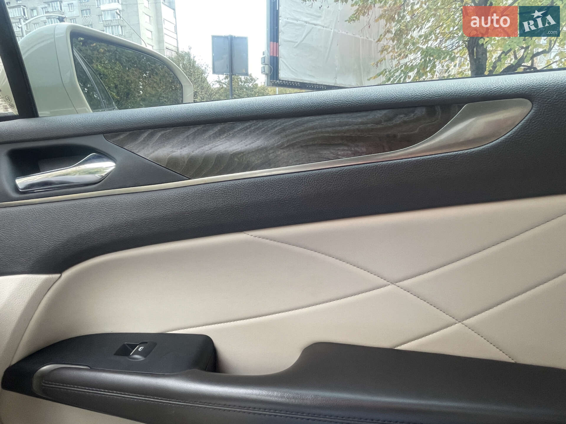 Lincoln MKC 2017 VIN 5LMCJ3D94JUL12829 фото оголошення 5 з 22