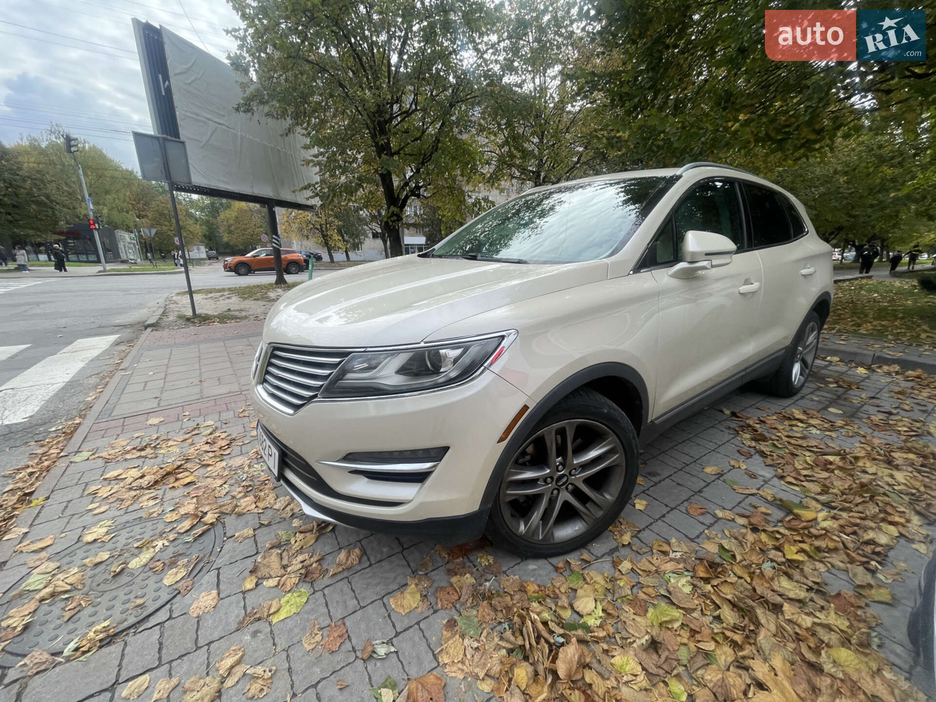 Lincoln MKC 2017 VIN 5LMCJ3D94JUL12829 фото оголошення 2 з 22