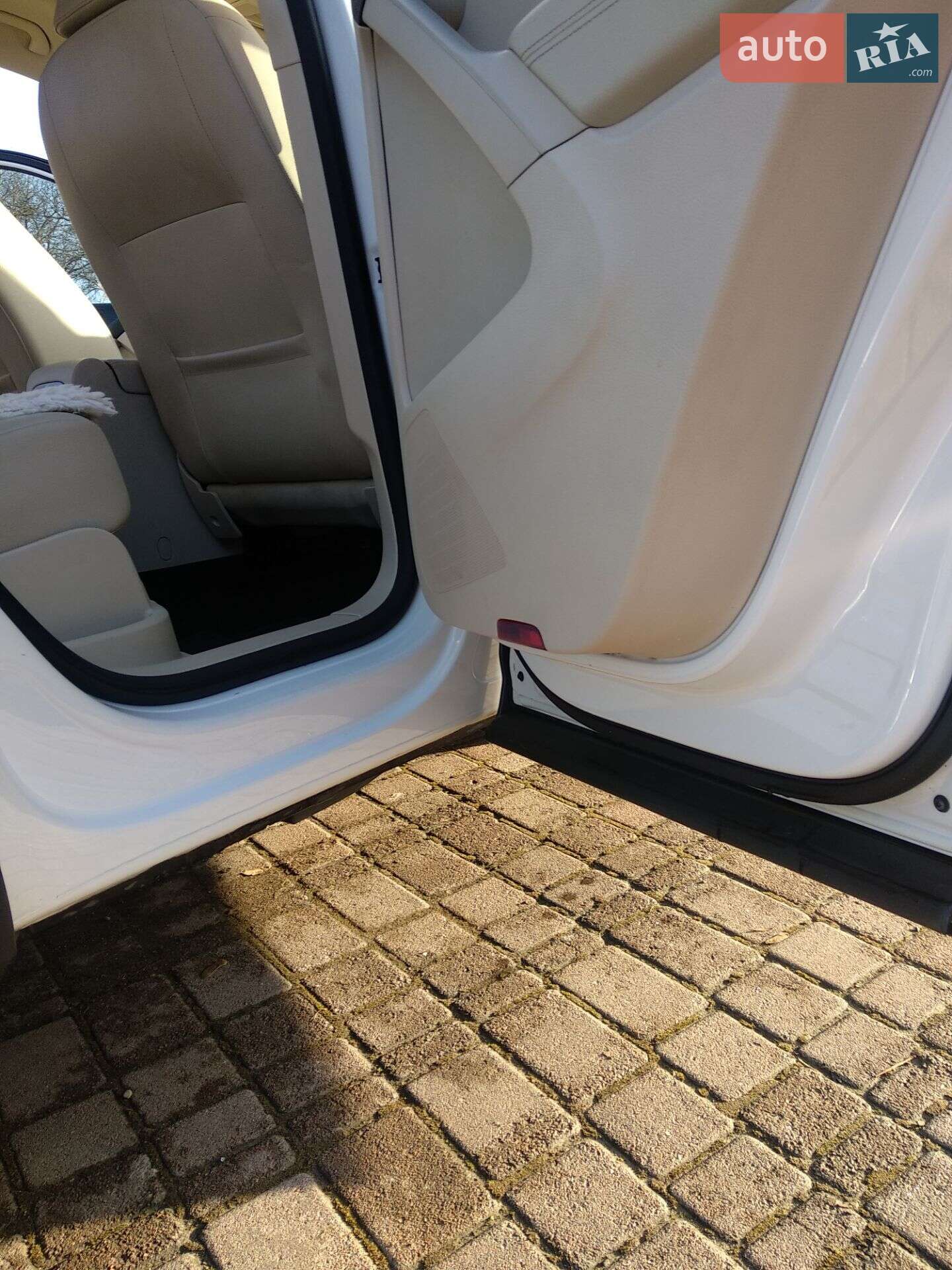 Volkswagen Tiguan 2012 VIN WVGAV3AX1DW570199 фото оголошення 2 з 5