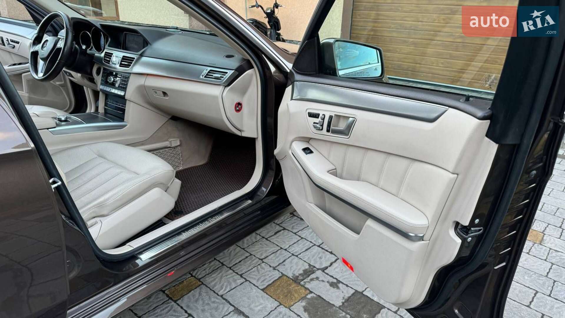 Mercedes-Benz E-Class 2014 VIN WDD2122981B009226 фото оголошення 26 з 30
