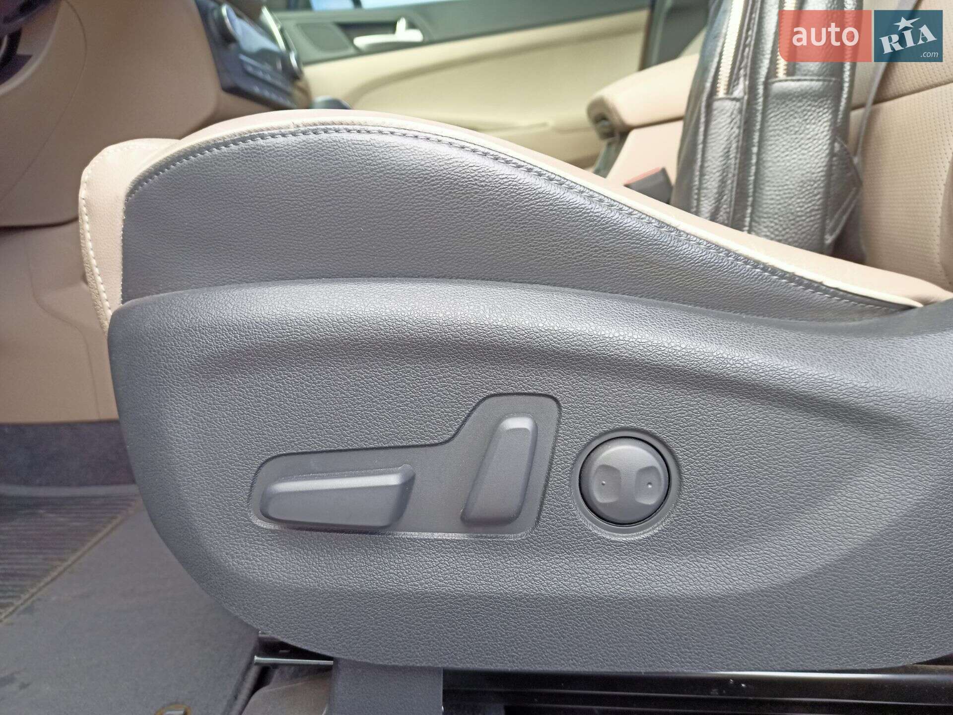 Hyundai Tucson 2019 VIN KM8J3CAL8KU065482 фото оголошення 16 з 22