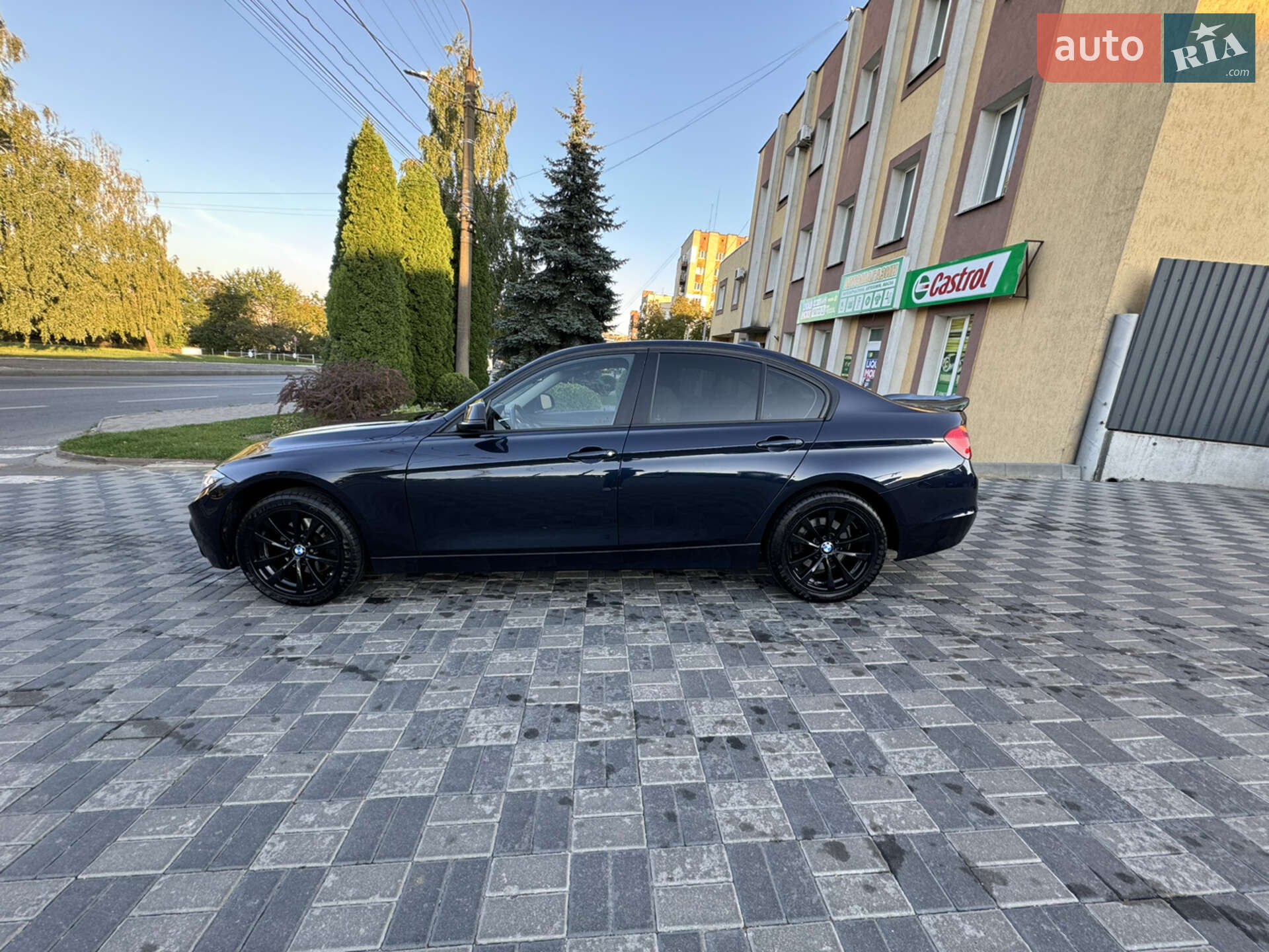 BMW 3 Series 2014 VIN WBA3B1C59FK137579 фото оголошення 2 з 6