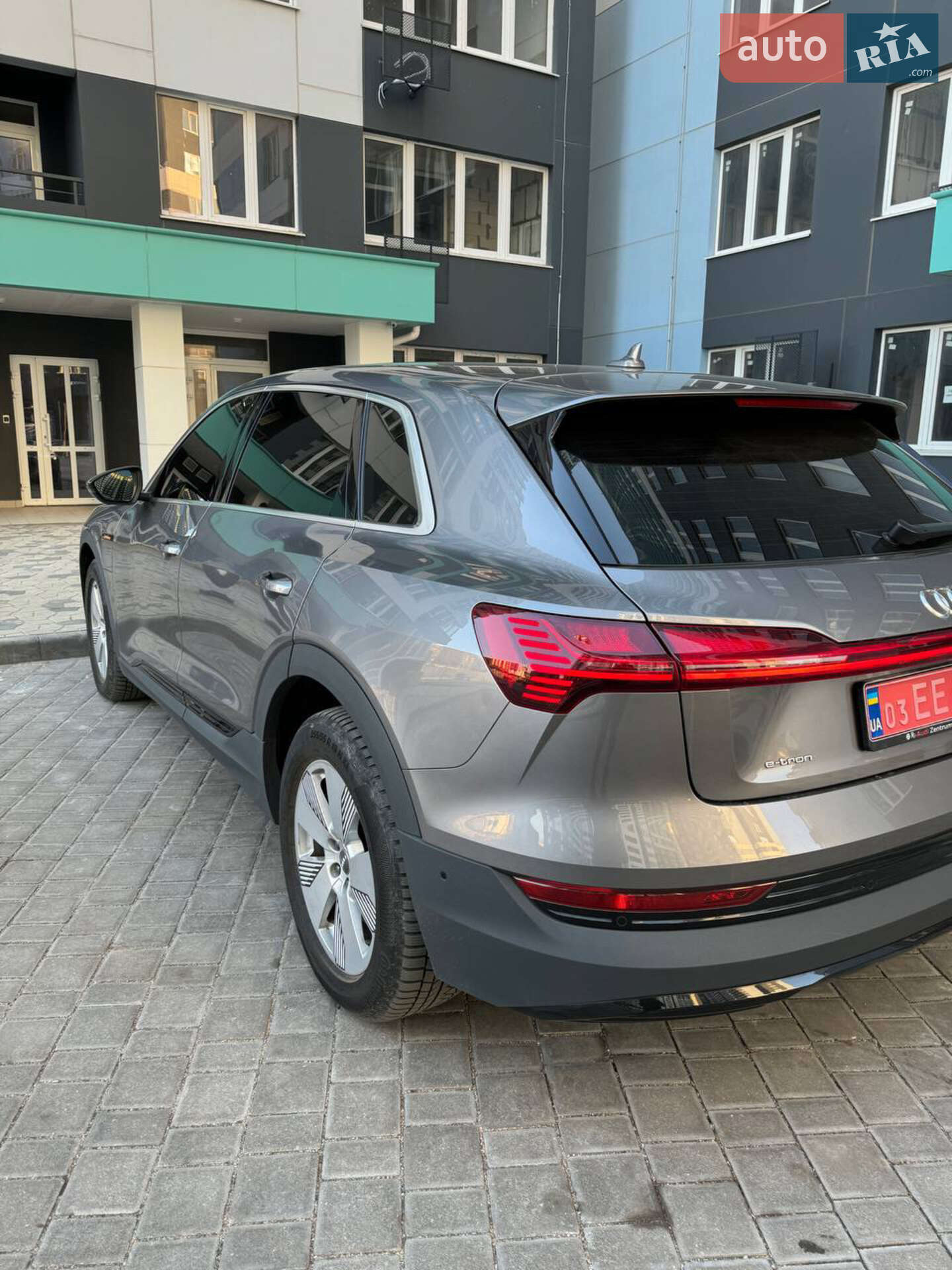 Audi e-tron 2019 VIN WAUZZZGE9KB018519 фото оголошення 4 з 4