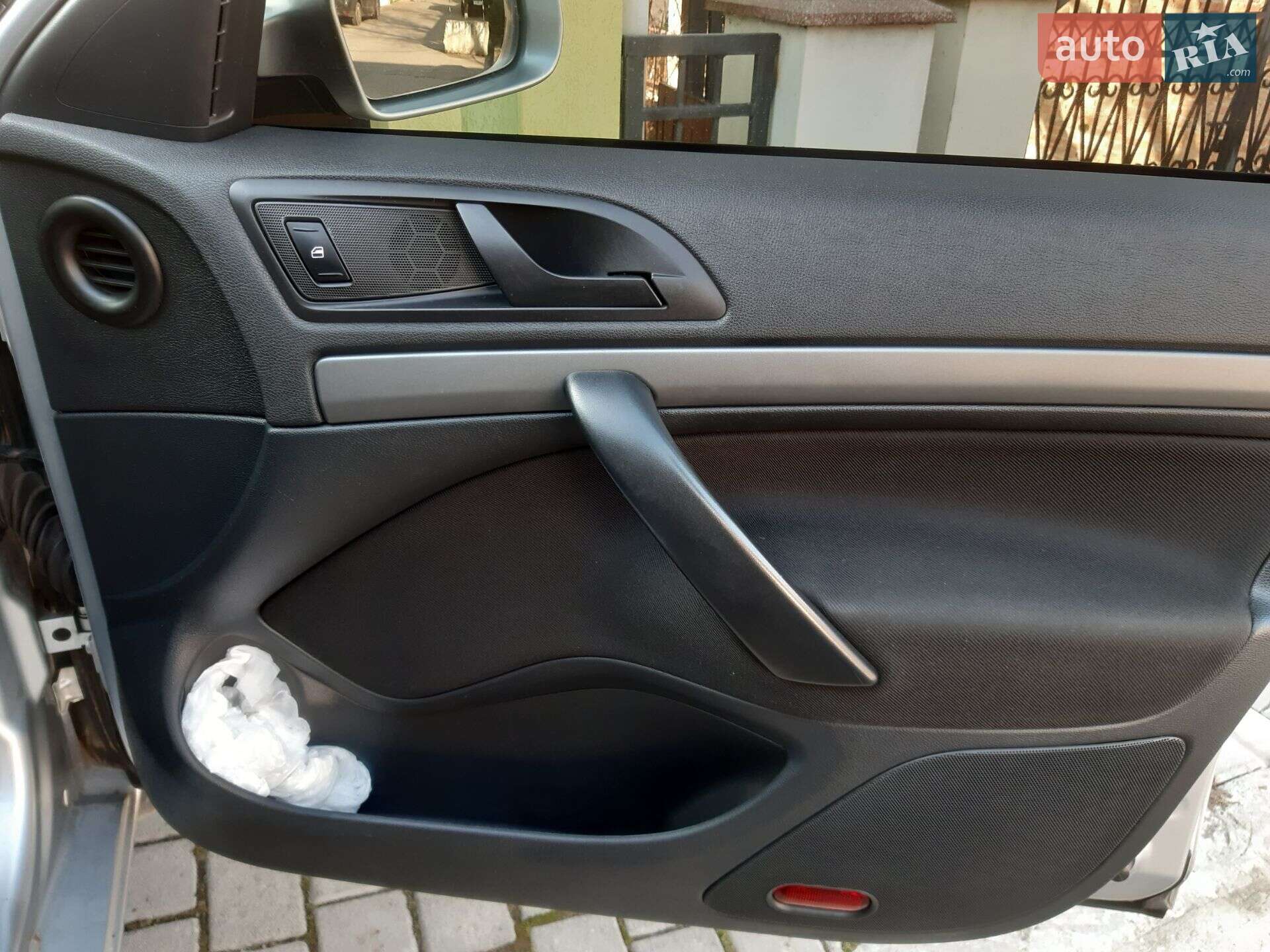 Skoda Octavia 2011 VIN TMBJT61Z3B2138232 фото оголошення 9 з 16