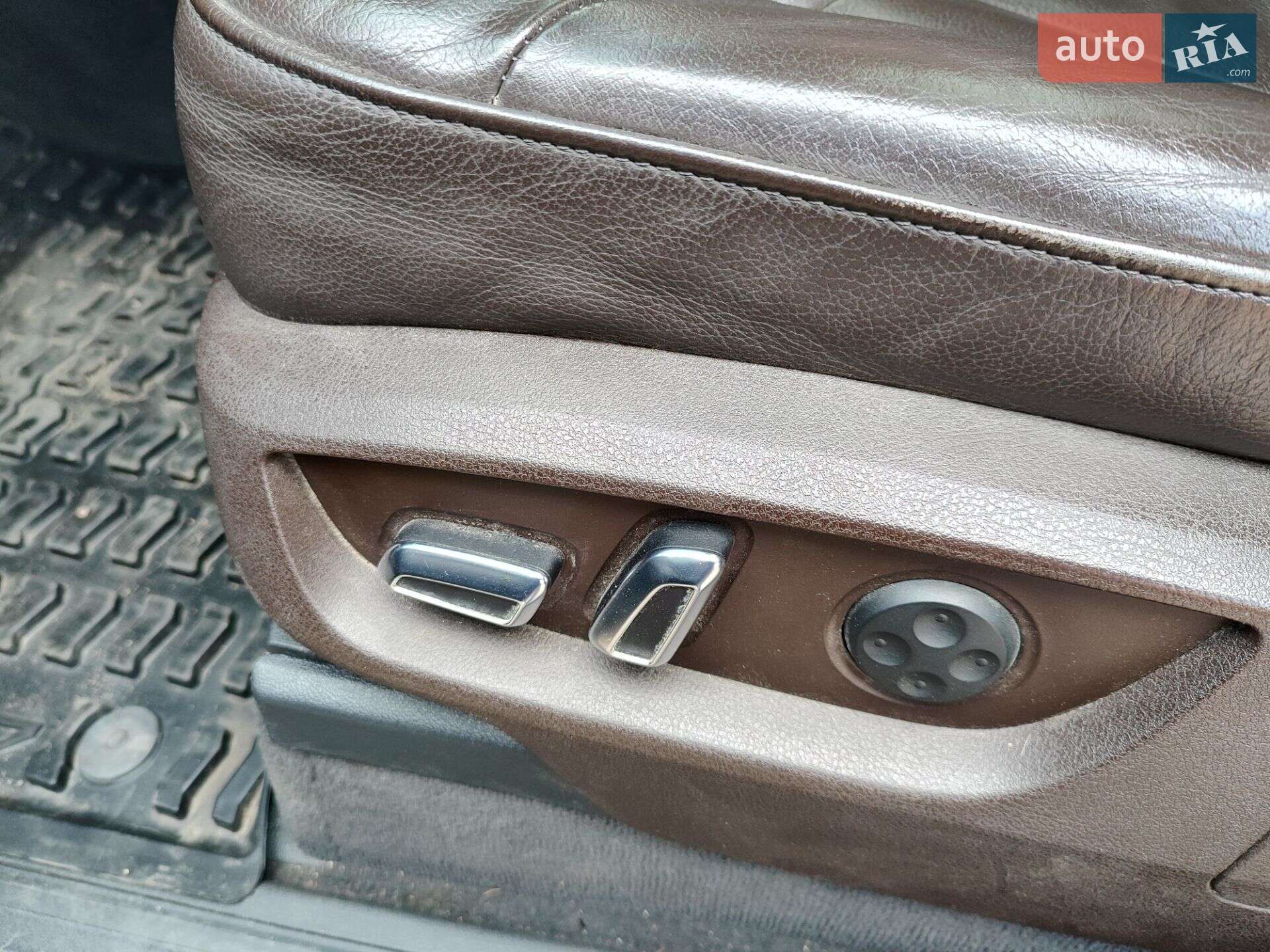 Audi Q7 2012 VIN WA1LMAFE0CD008231 фото оголошення 5 з 26