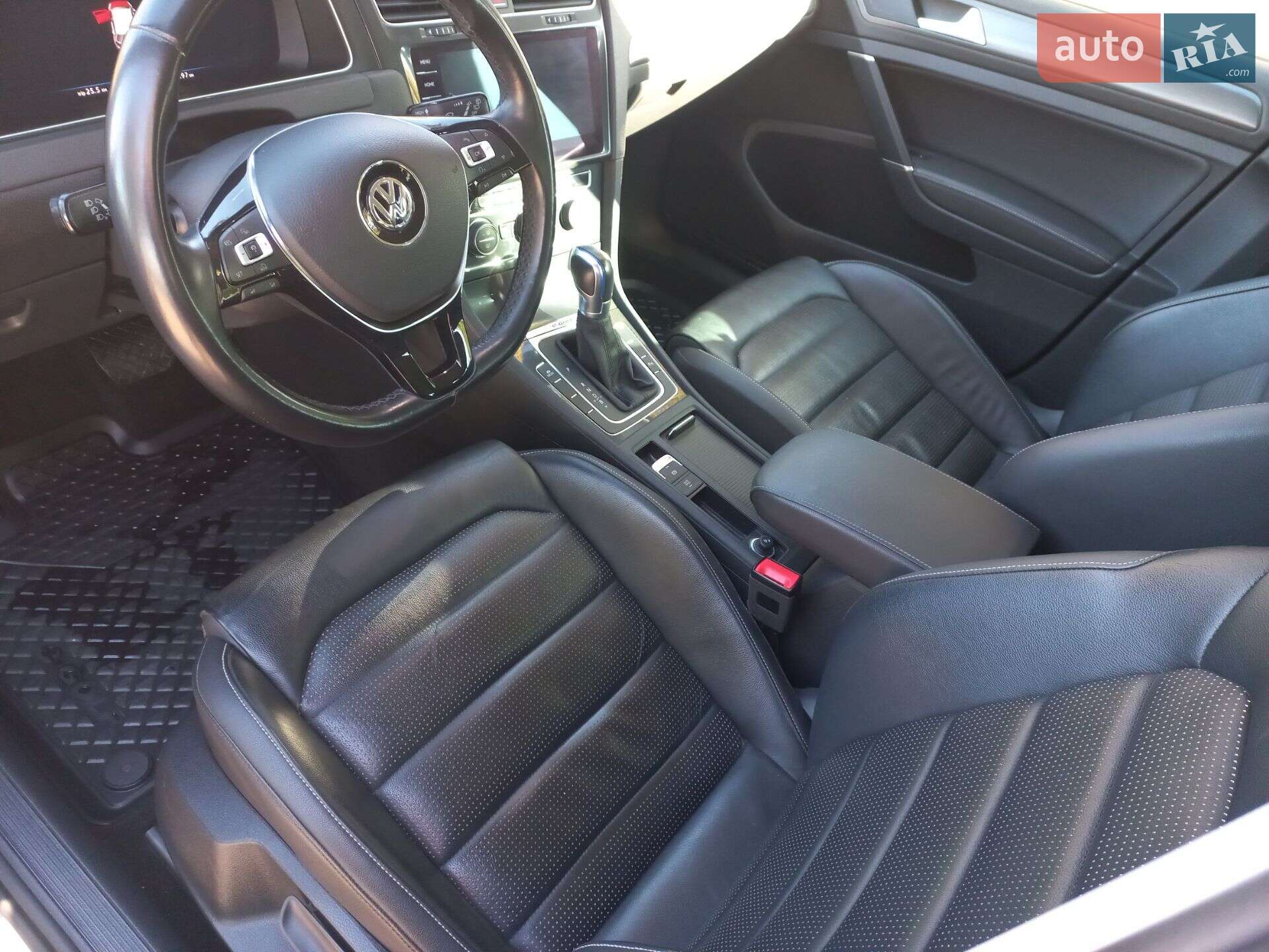 Volkswagen e-Golf 2018 VIN WVWZZZAUZJ8907106 фото оголошення 24 з 31