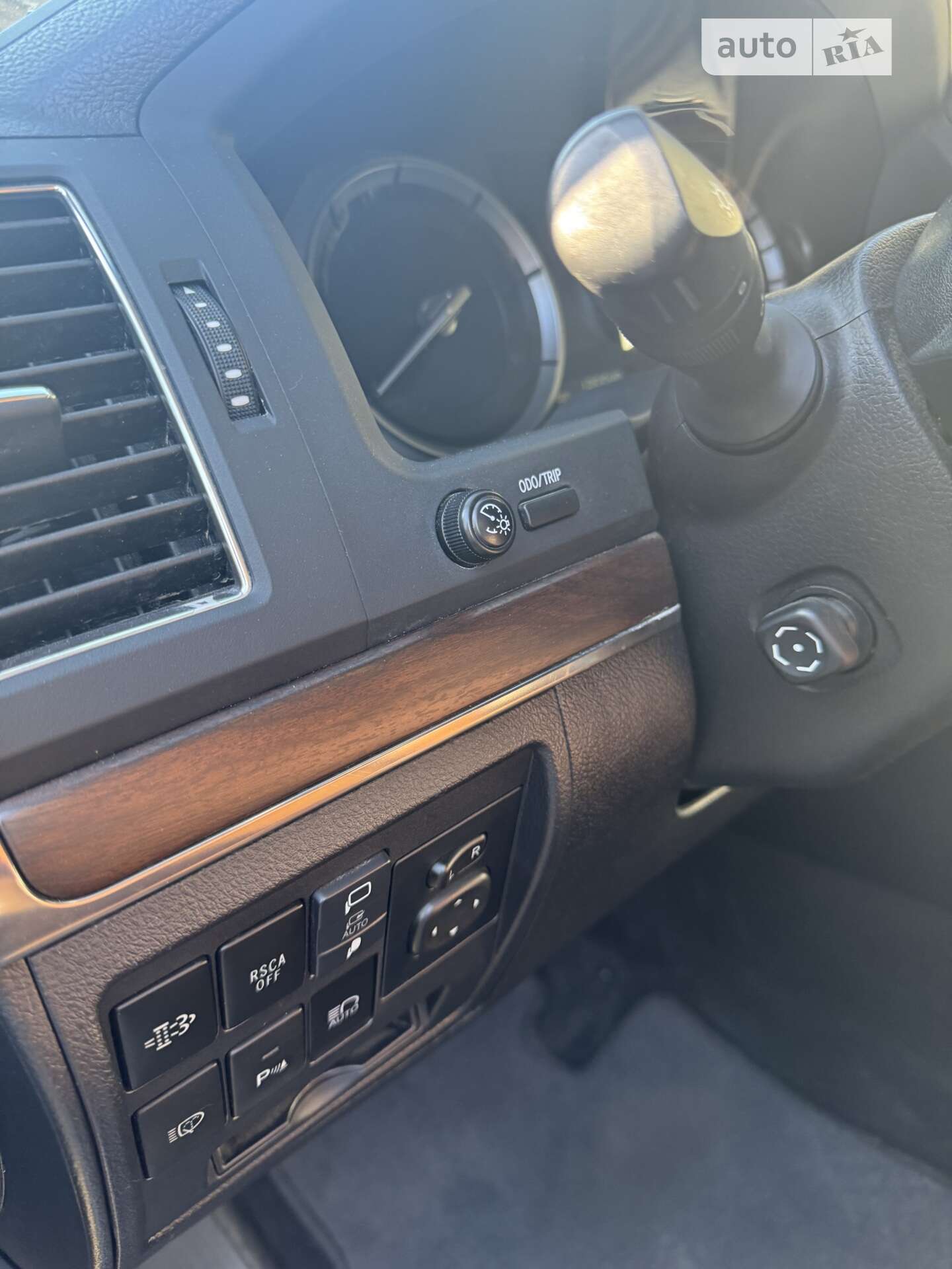 Toyota Land Cruiser 2019 VIN JTMCV05J004276266 фото оголошення 2 з 17