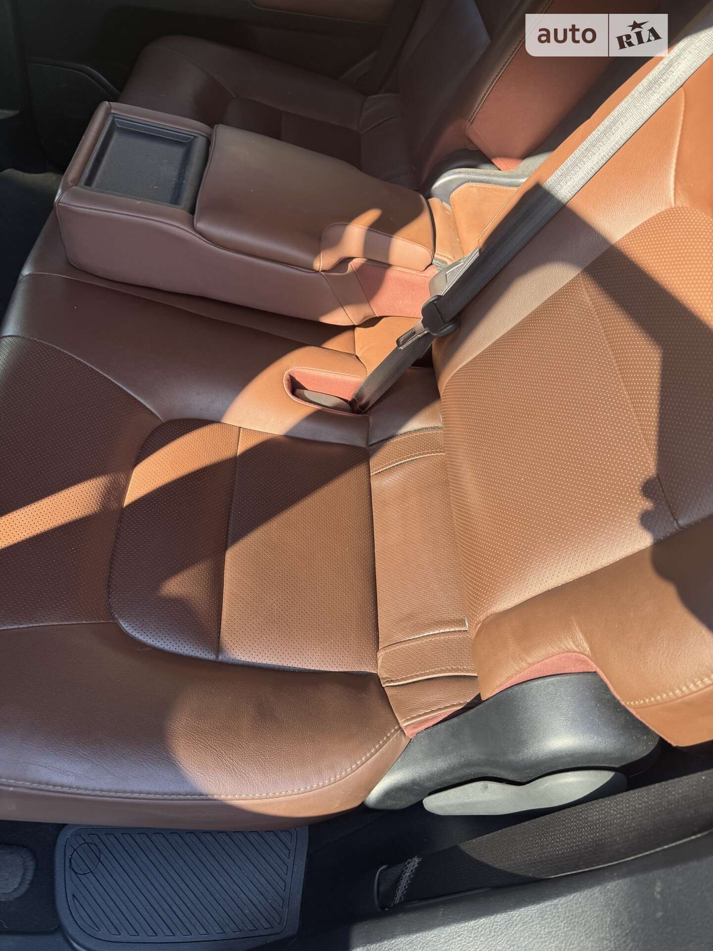 Toyota Land Cruiser 2019 VIN JTMCV05J004276266 фото оголошення 4 з 17