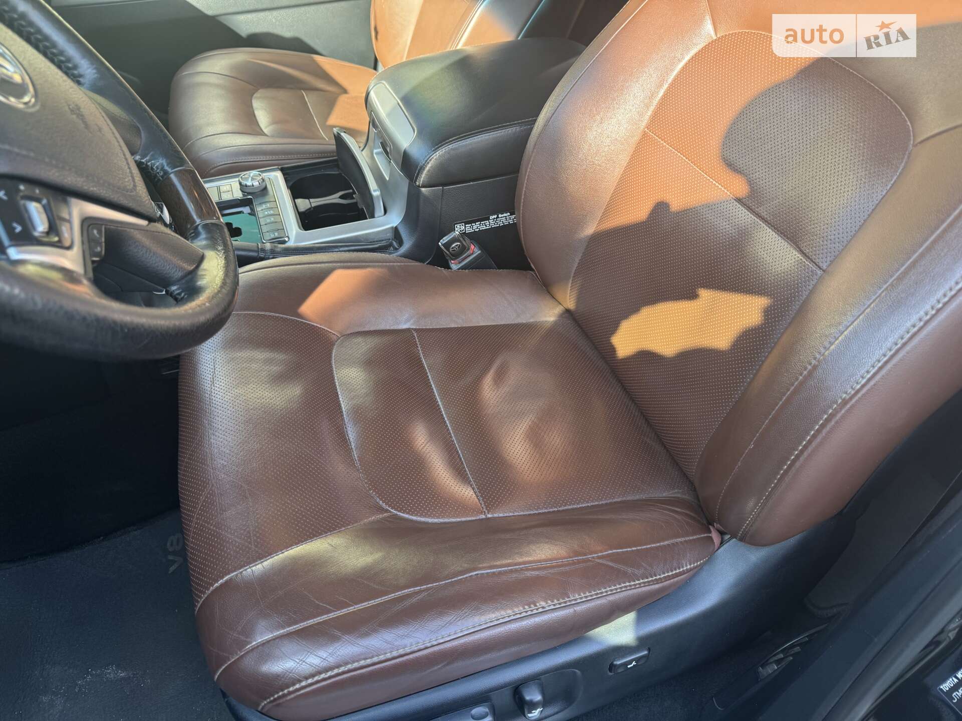 Toyota Land Cruiser 2019 VIN JTMCV05J004276266 фото оголошення 7 з 17