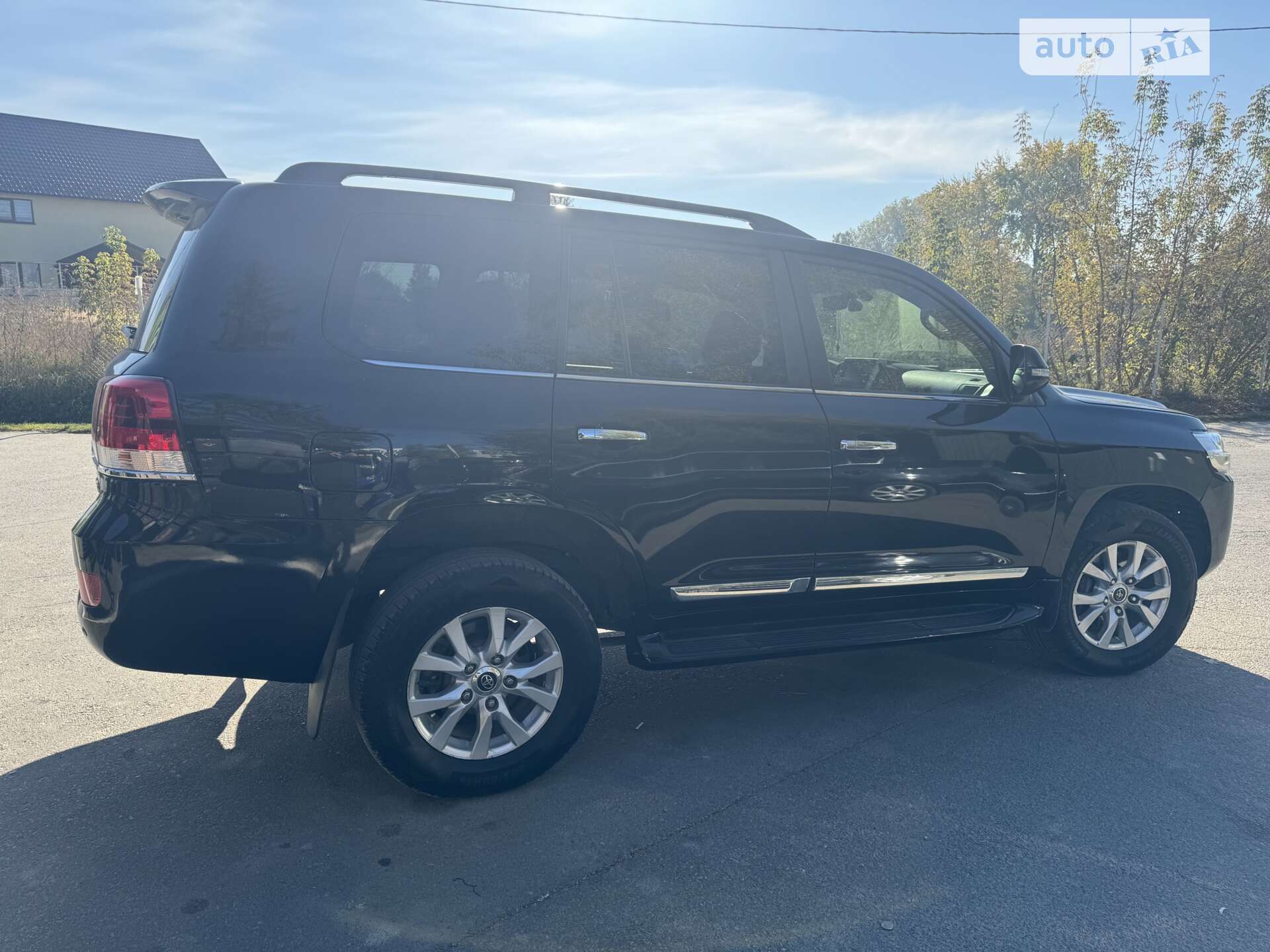 Toyota Land Cruiser 2019 VIN JTMCV05J004276266 фото оголошення 14 з 17