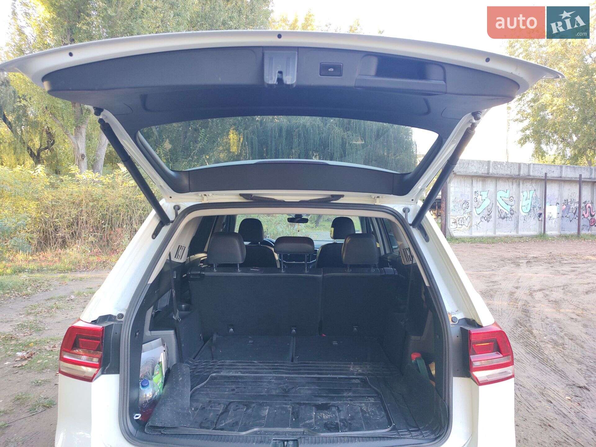 Volkswagen Atlas 2017 VIN 1V2MR2CA4JC528811 фото оголошення 4 з 6