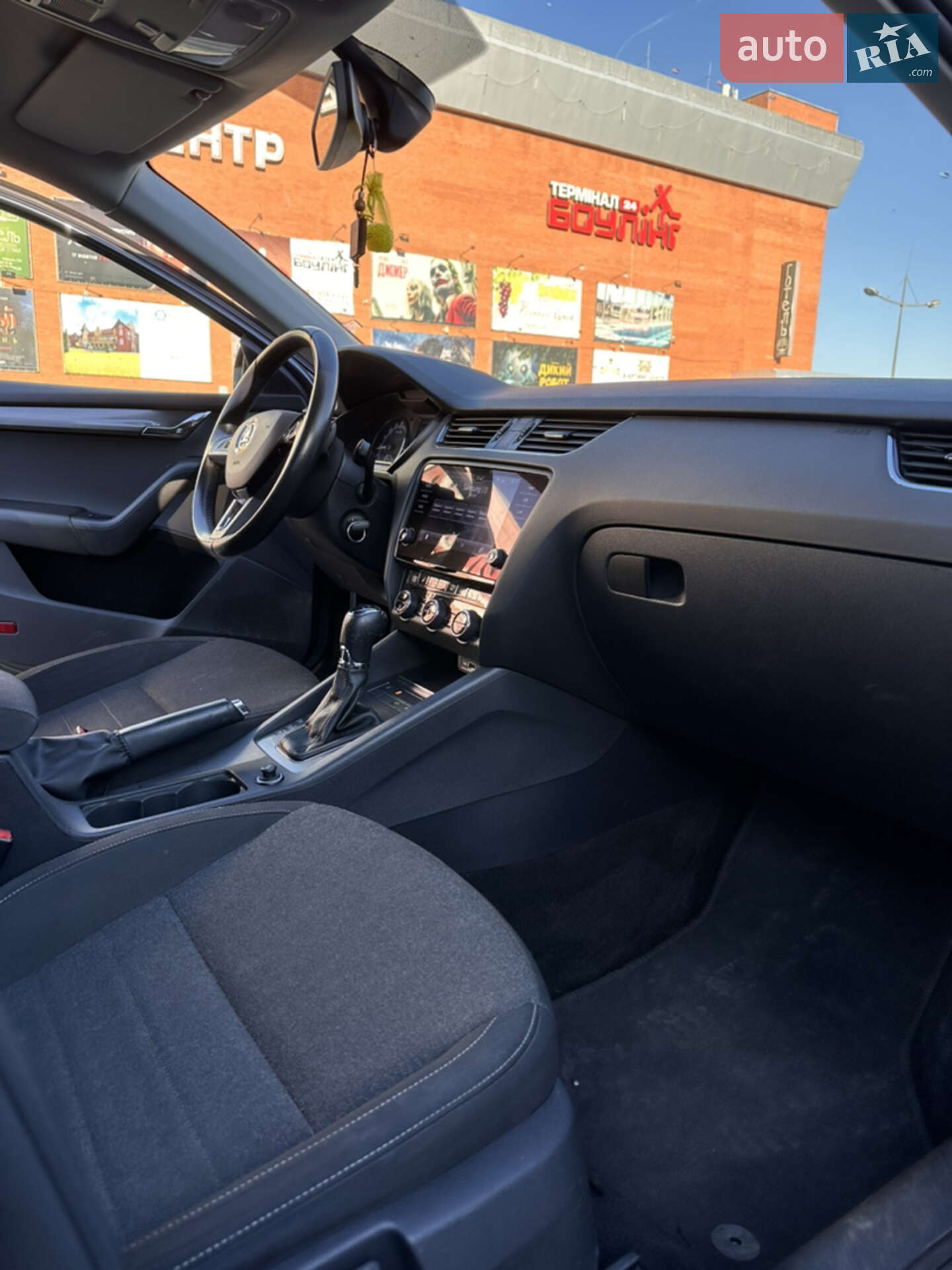 Skoda Octavia 2019 VIN TMBJG7NE7K0179864 фото оголошення 5 з 11