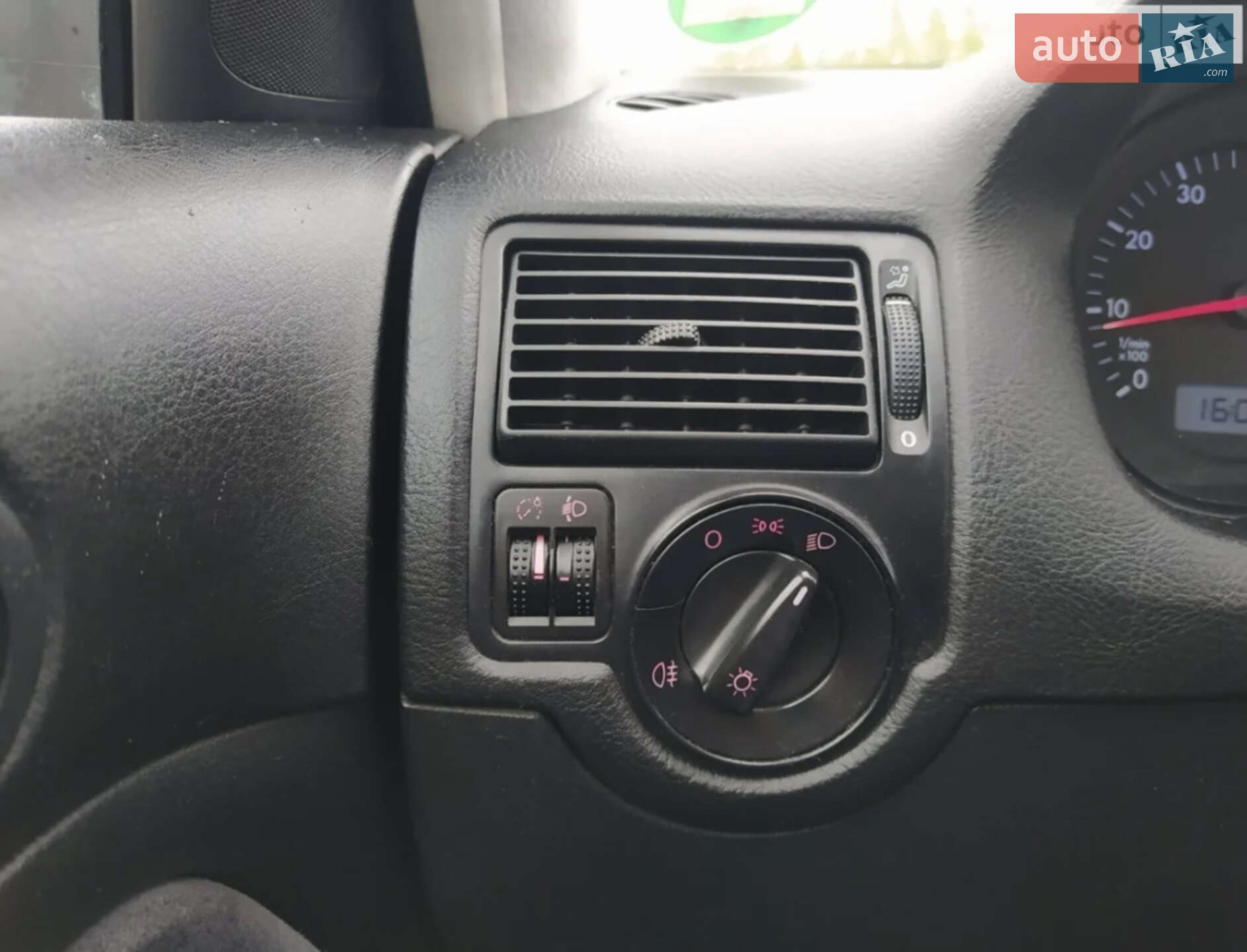 Volkswagen Golf 2000 VIN WVWZZZ1JZYW356297 фото оголошення 7 з 10