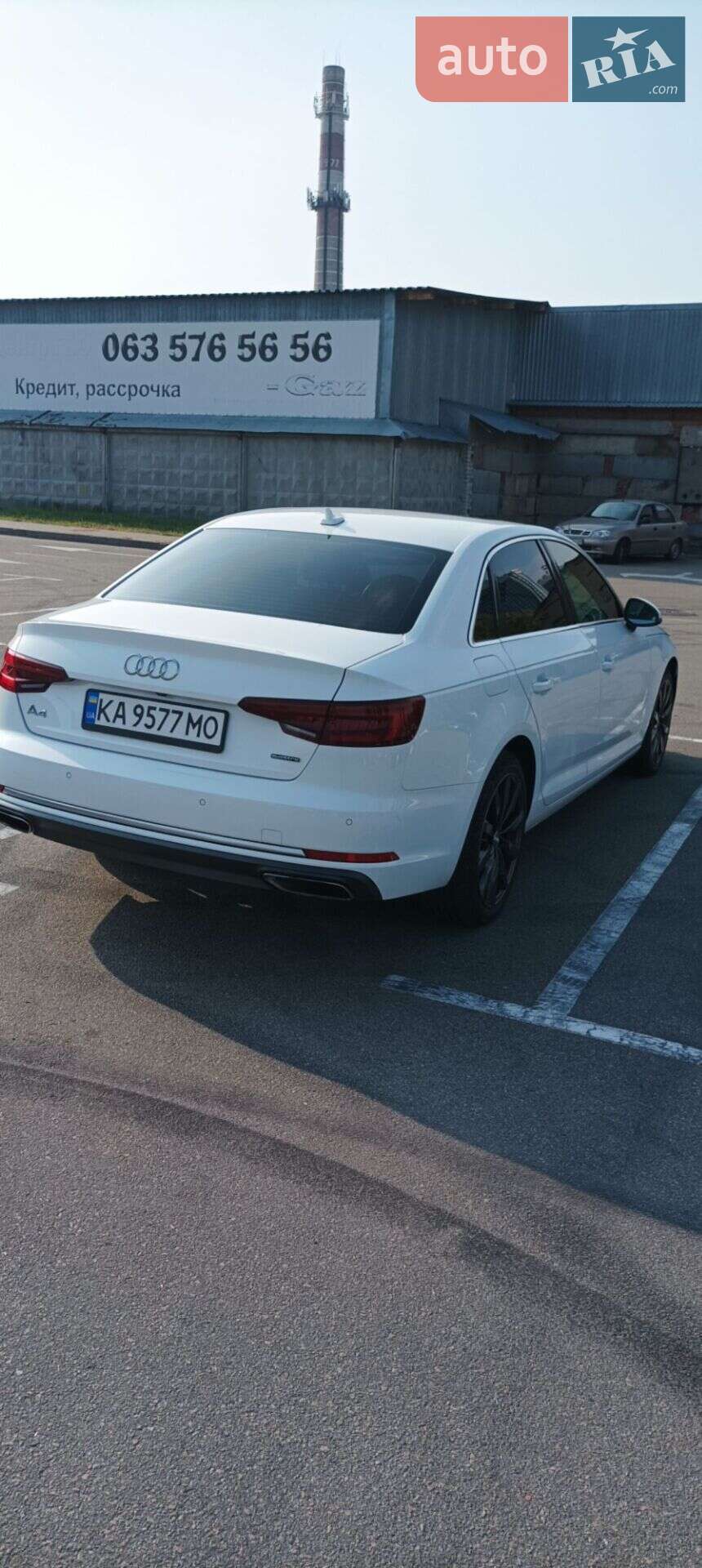 Audi A4 2019 VIN WAUANAF49KN020272 фото оголошення 11 з 23