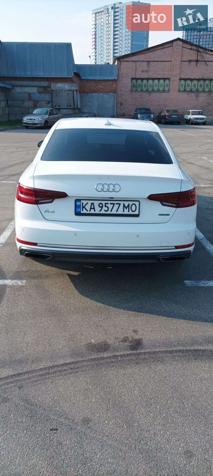 Audi A4 2019 VIN WAUANAF49KN020272 фото оголошення 20 з 23