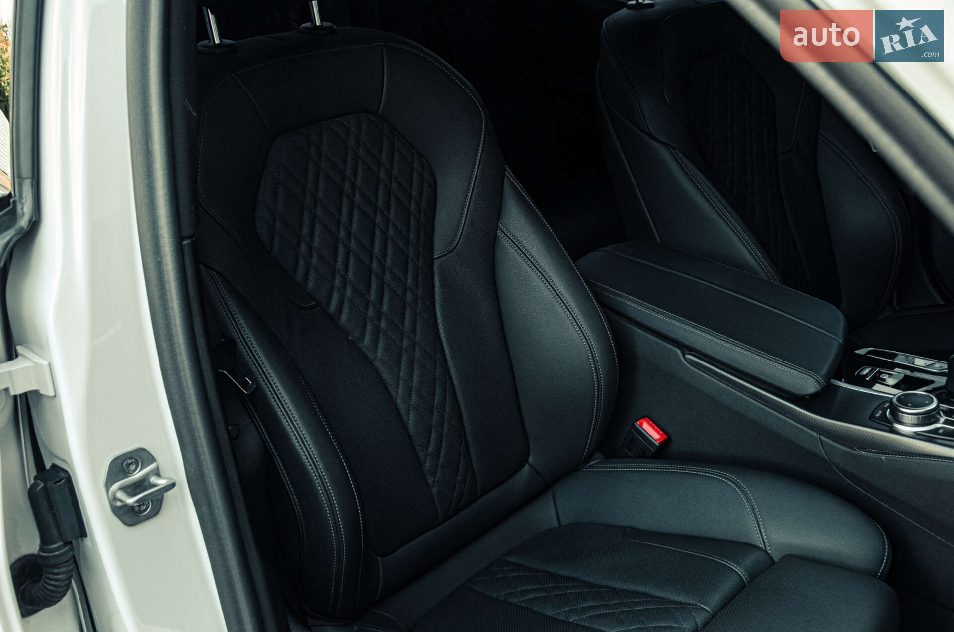 BMW 5 Series 2022 VIN WBA13AG09NCK29030 фото оголошення 20 з 23