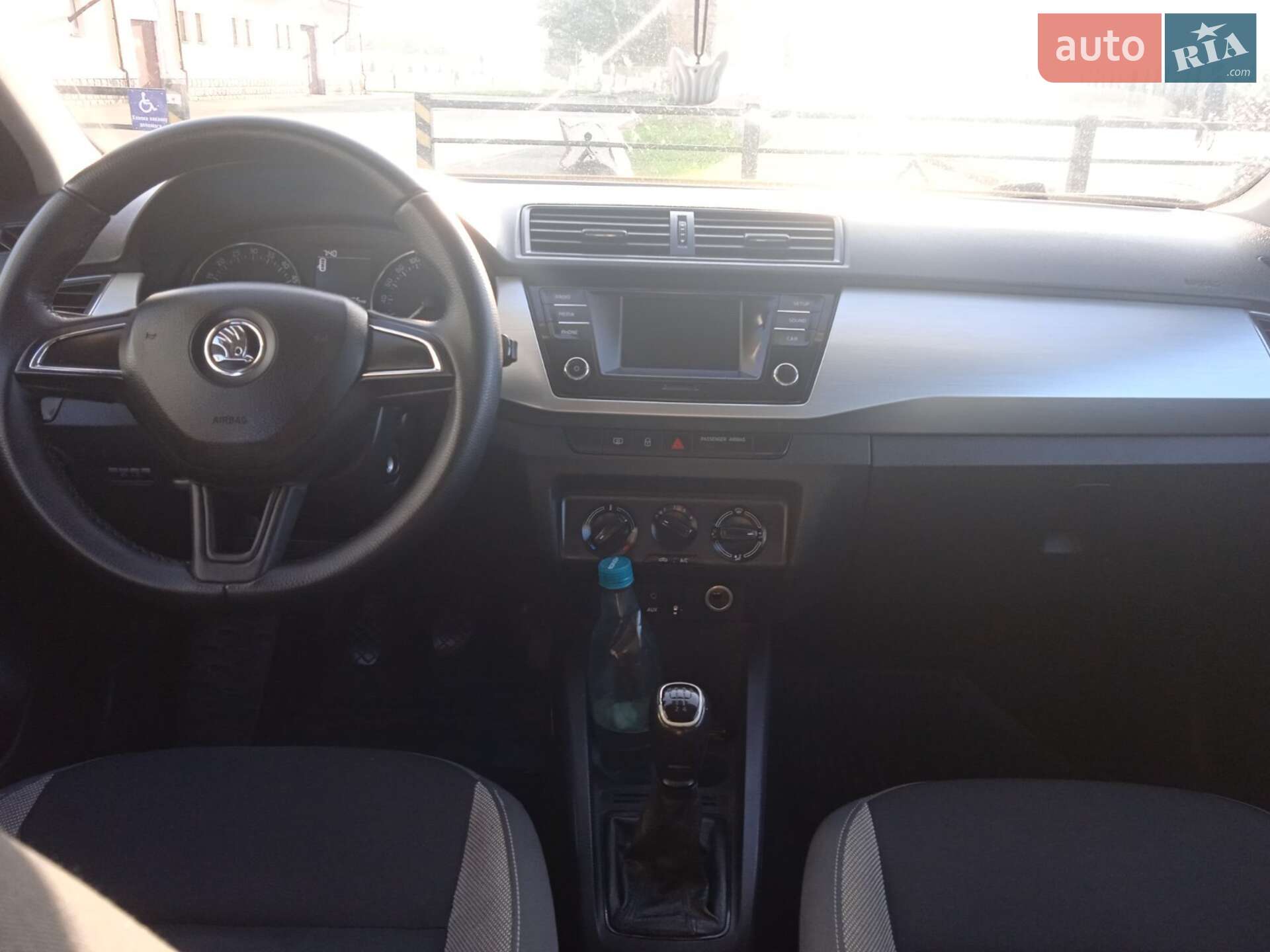 Skoda Fabia 2016 VIN TMBJT6NJ2HZ016062 фото оголошення 2 з 13