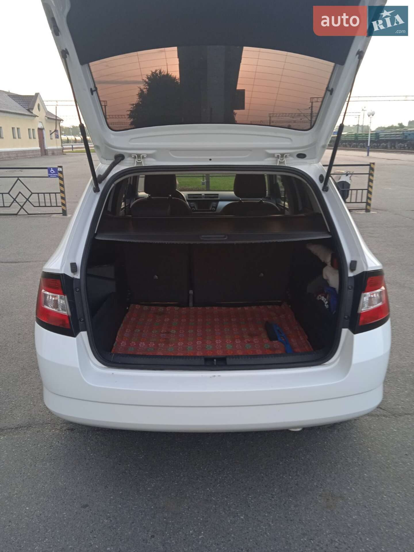 Skoda Fabia 2016 VIN TMBJT6NJ2HZ016062 фото оголошення 3 з 13