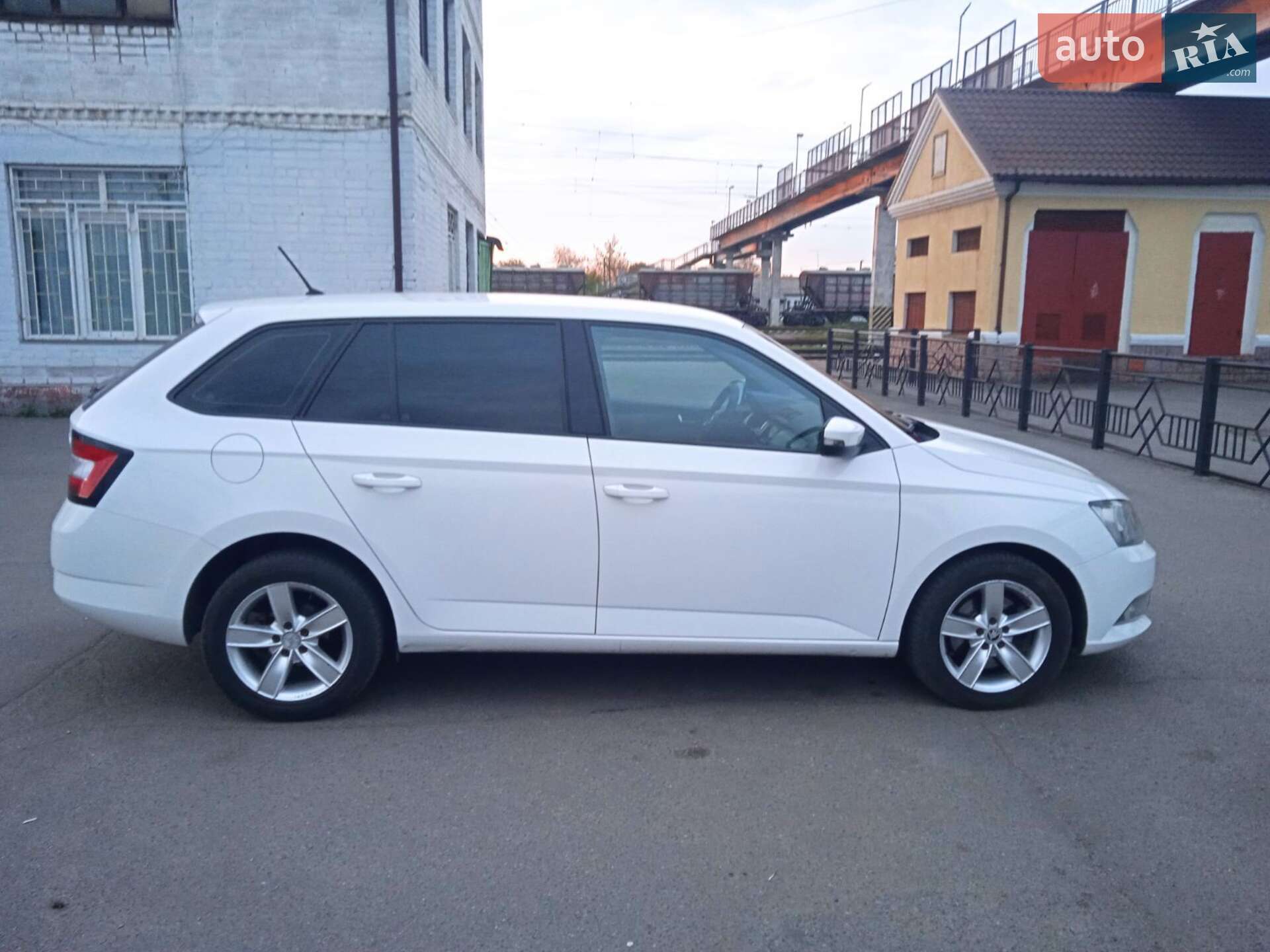 Skoda Fabia 2016 VIN TMBJT6NJ2HZ016062 фото оголошення 10 з 13