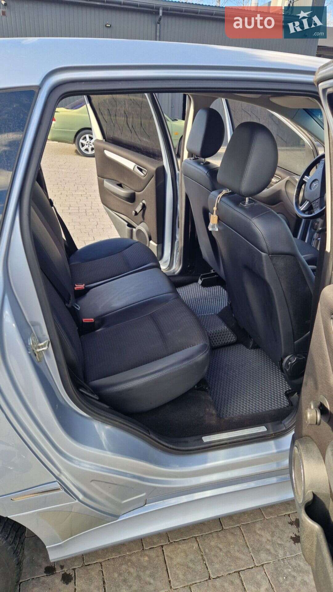Mercedes-Benz B-Class 2005 VIN WDD2452331J035093 фото оголошення 8 з 14