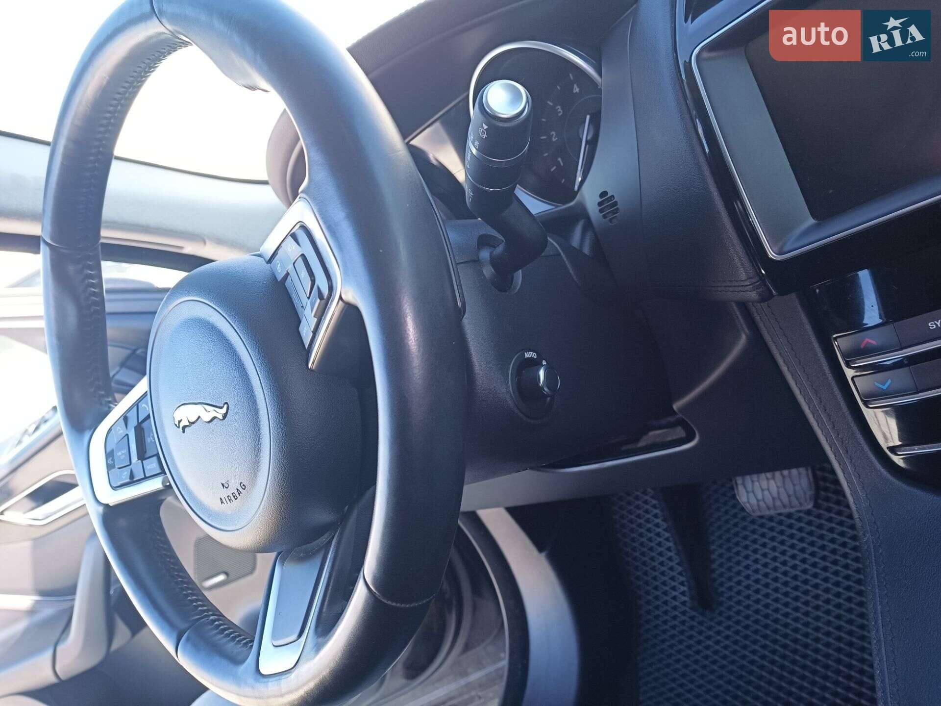 Jaguar F-Pace 2019 VIN SADCK2GX3LA635626 фото оголошення 69 з 80