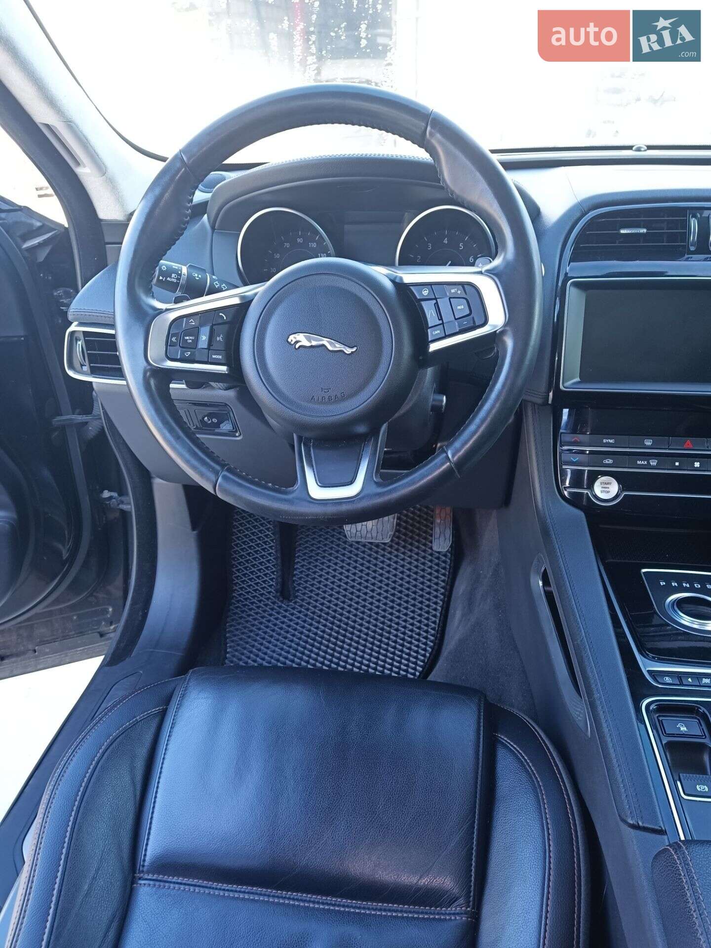 Jaguar F-Pace 2019 VIN SADCK2GX3LA635626 фото оголошення 74 з 80