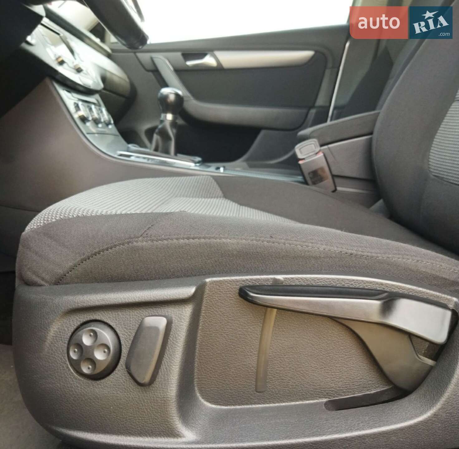 Volkswagen Passat 2012 VIN WVWZZZ3CZCE123398 фото оголошення 7 з 19