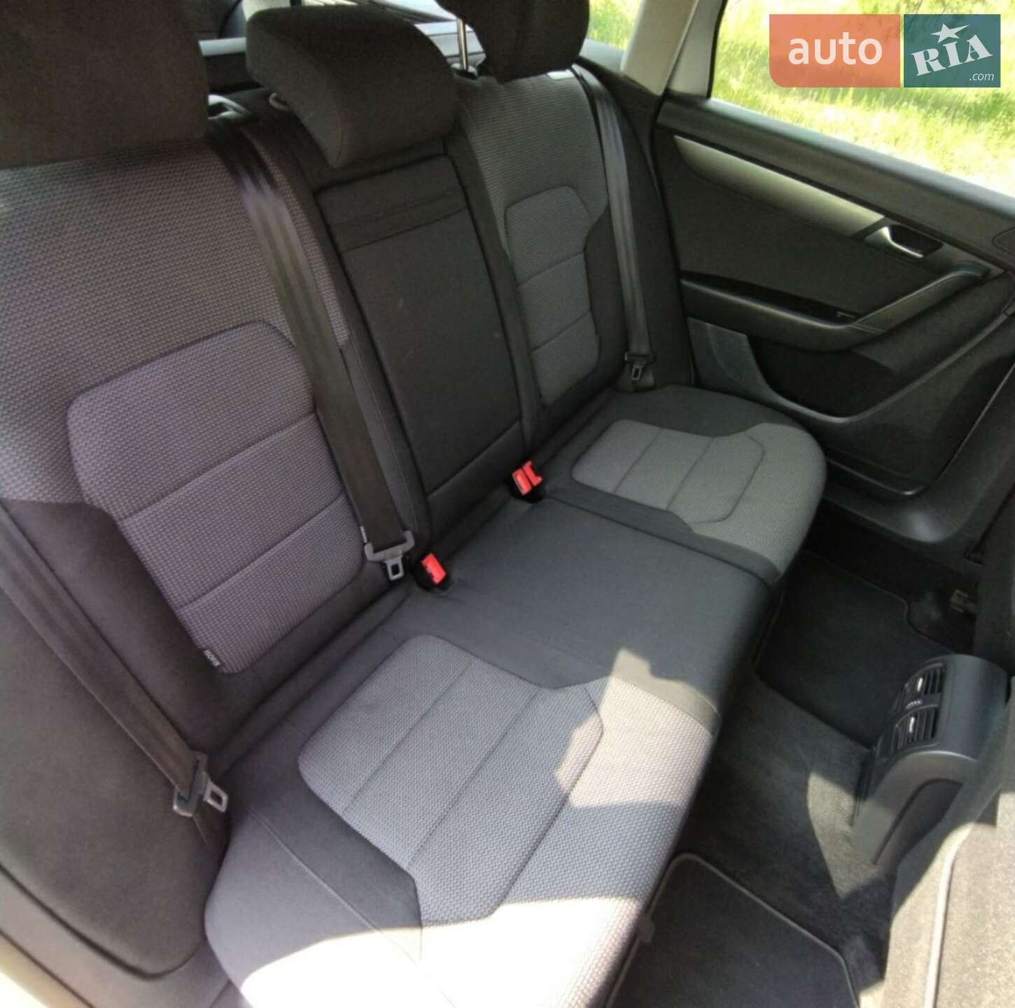 Volkswagen Passat 2012 VIN WVWZZZ3CZCE123398 фото оголошення 12 з 19