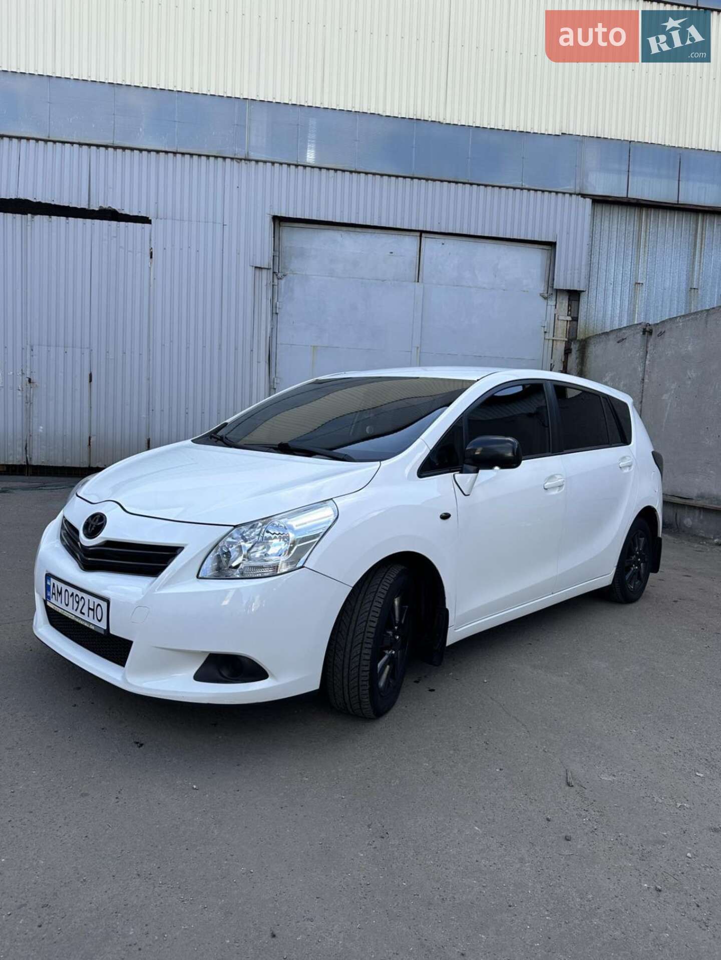 Toyota Verso 2011 VIN NMTDD26R70R054737 фото оголошення 2 з 9