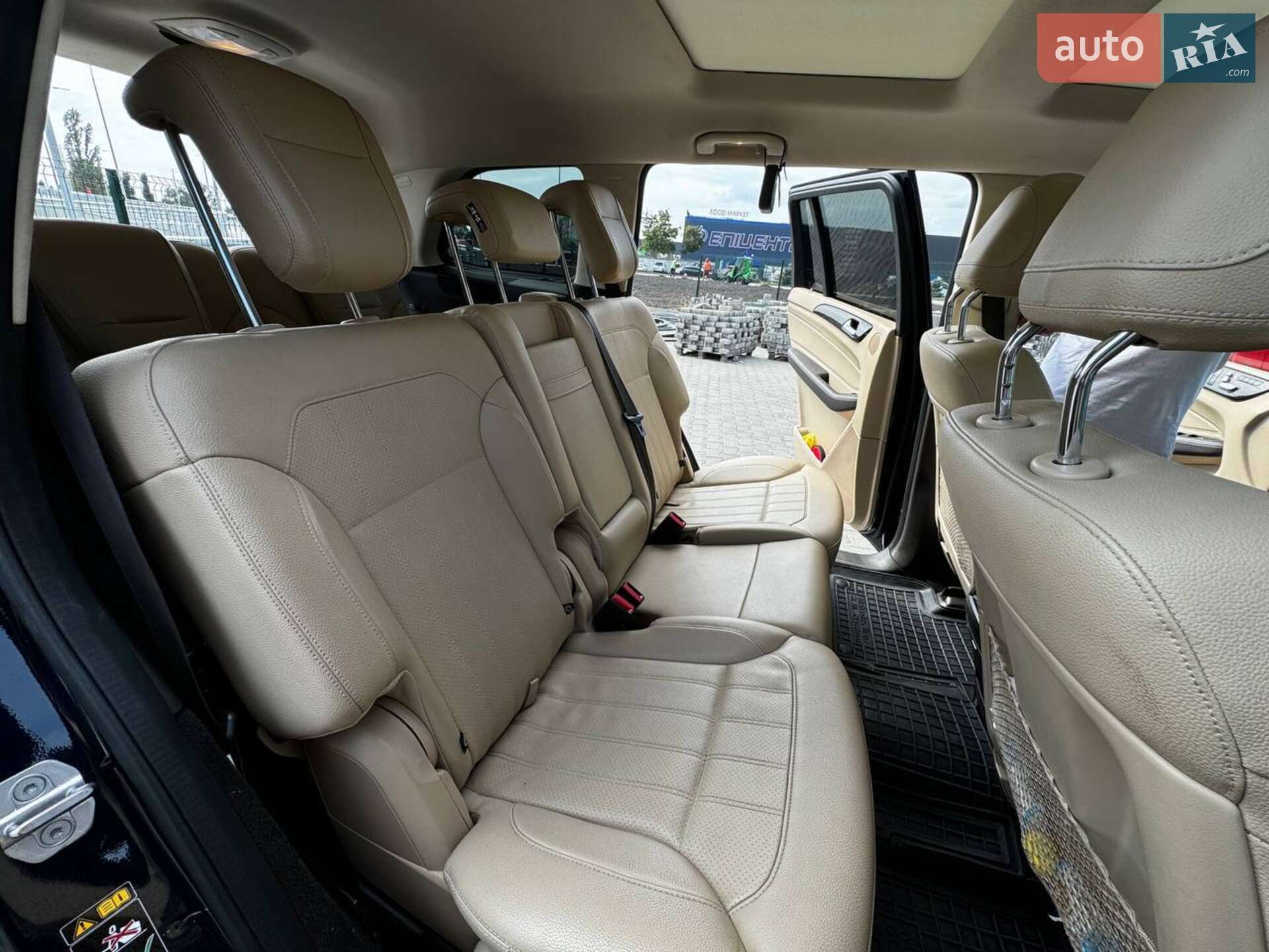 Mercedes-Benz GLS-Class 2018 VIN 4JGDF6EE9JB175100 фото оголошення 16 з 24