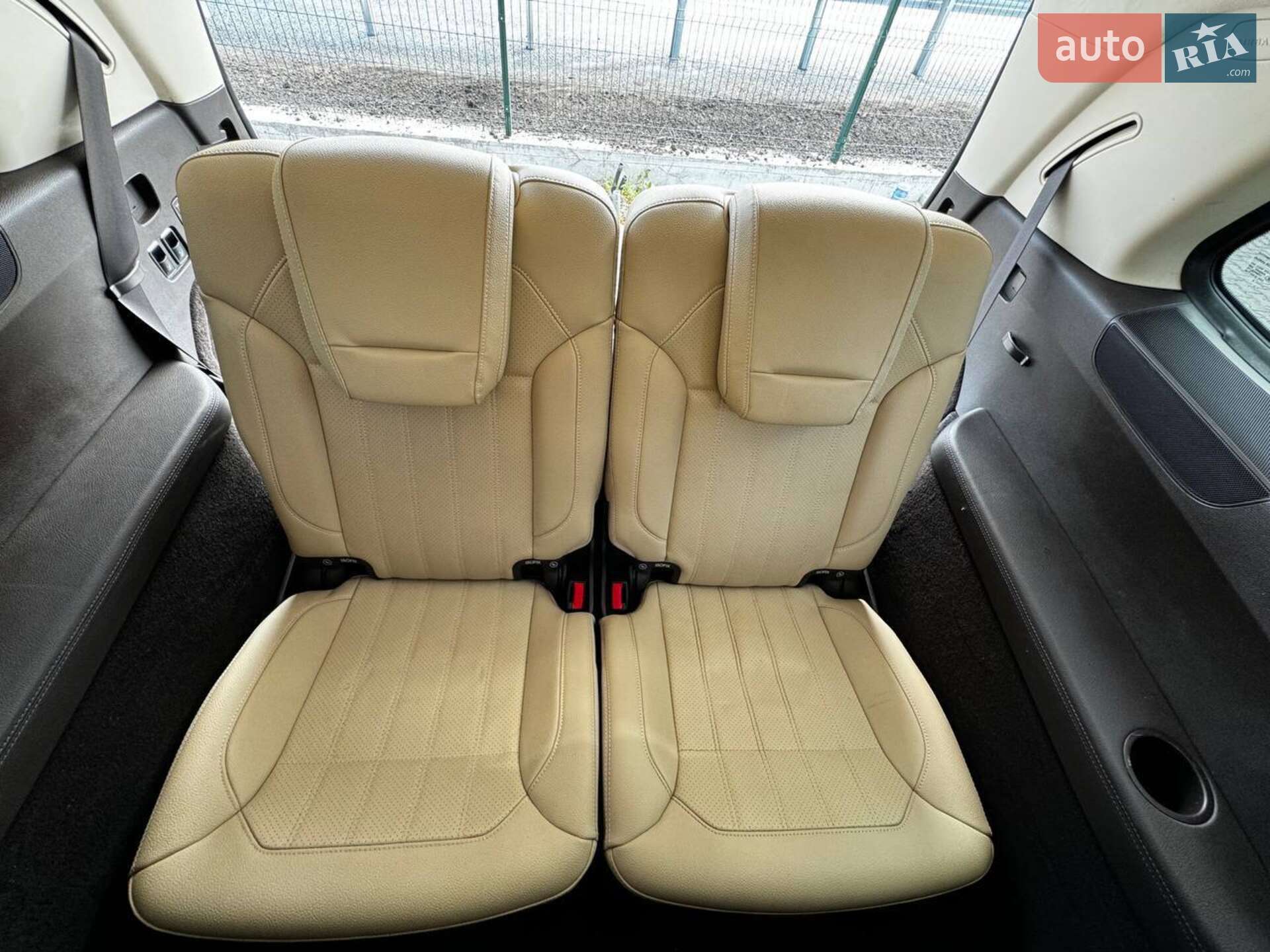Mercedes-Benz GLS-Class 2018 VIN 4JGDF6EE9JB175100 фото оголошення 19 з 24