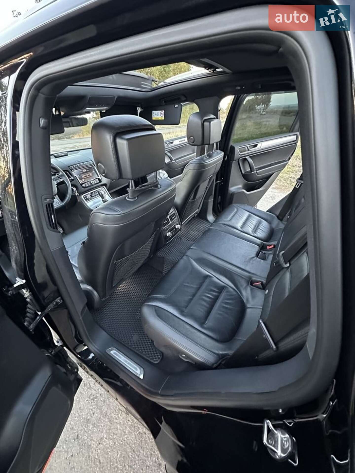 Volkswagen Touareg 2018 VIN WVGZZZ7PZJD015088 фото оголошення 6 з 6