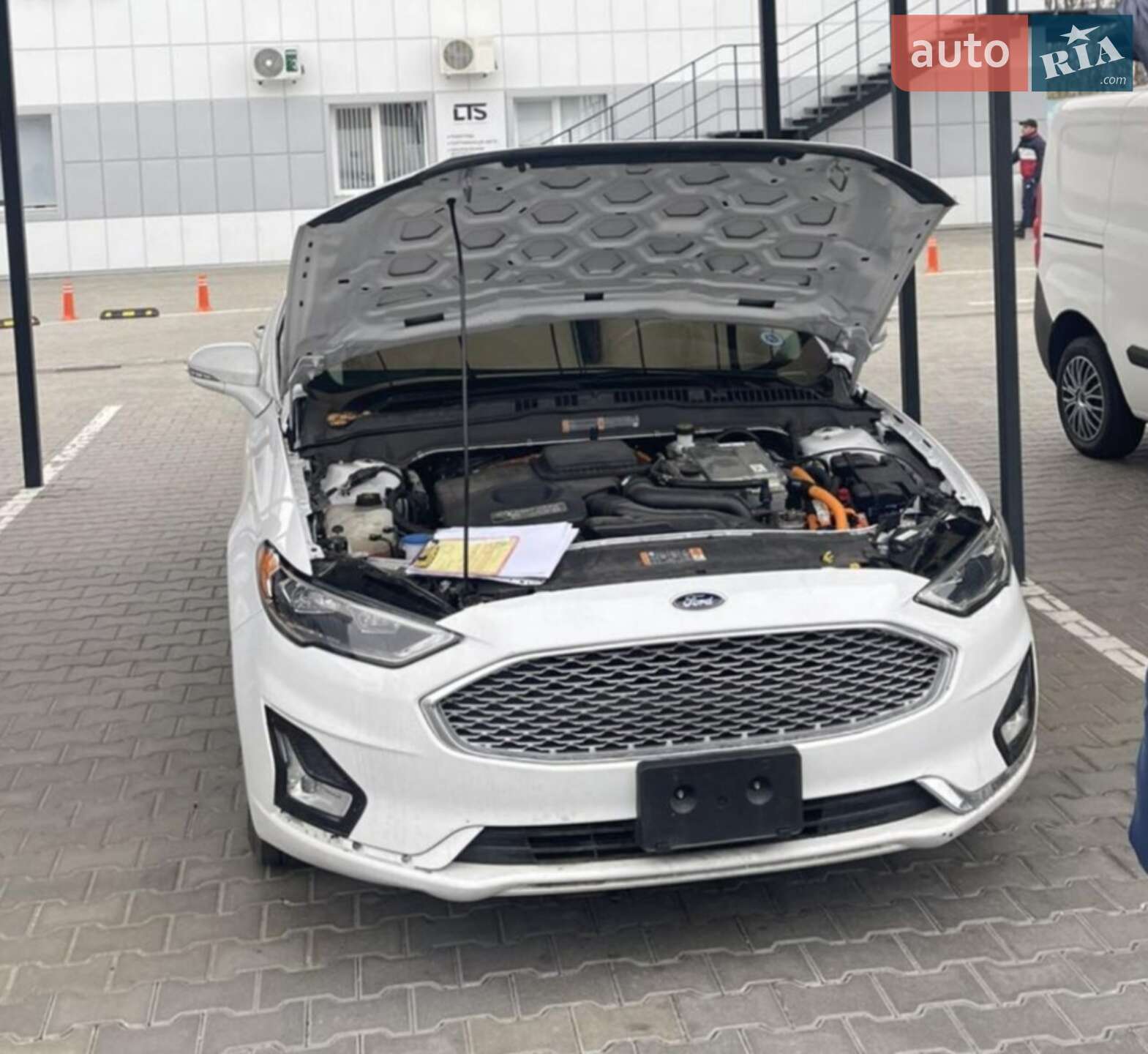 Ford Fusion 2020 VIN 3FA6P0SU7LR251727 фото оголошення 3 з 5