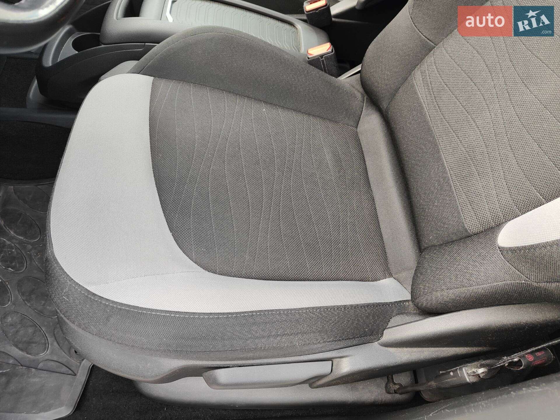 Citroen C4 Picasso 2014 VIN VF73A9HC8EJ659483 фото оголошення 17 з 32