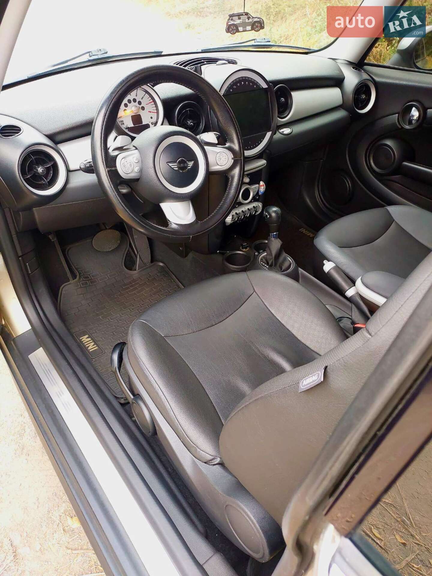 MINI Clubman 2009 VIN WMWML33559TX34885 фото оголошення 12 з 16