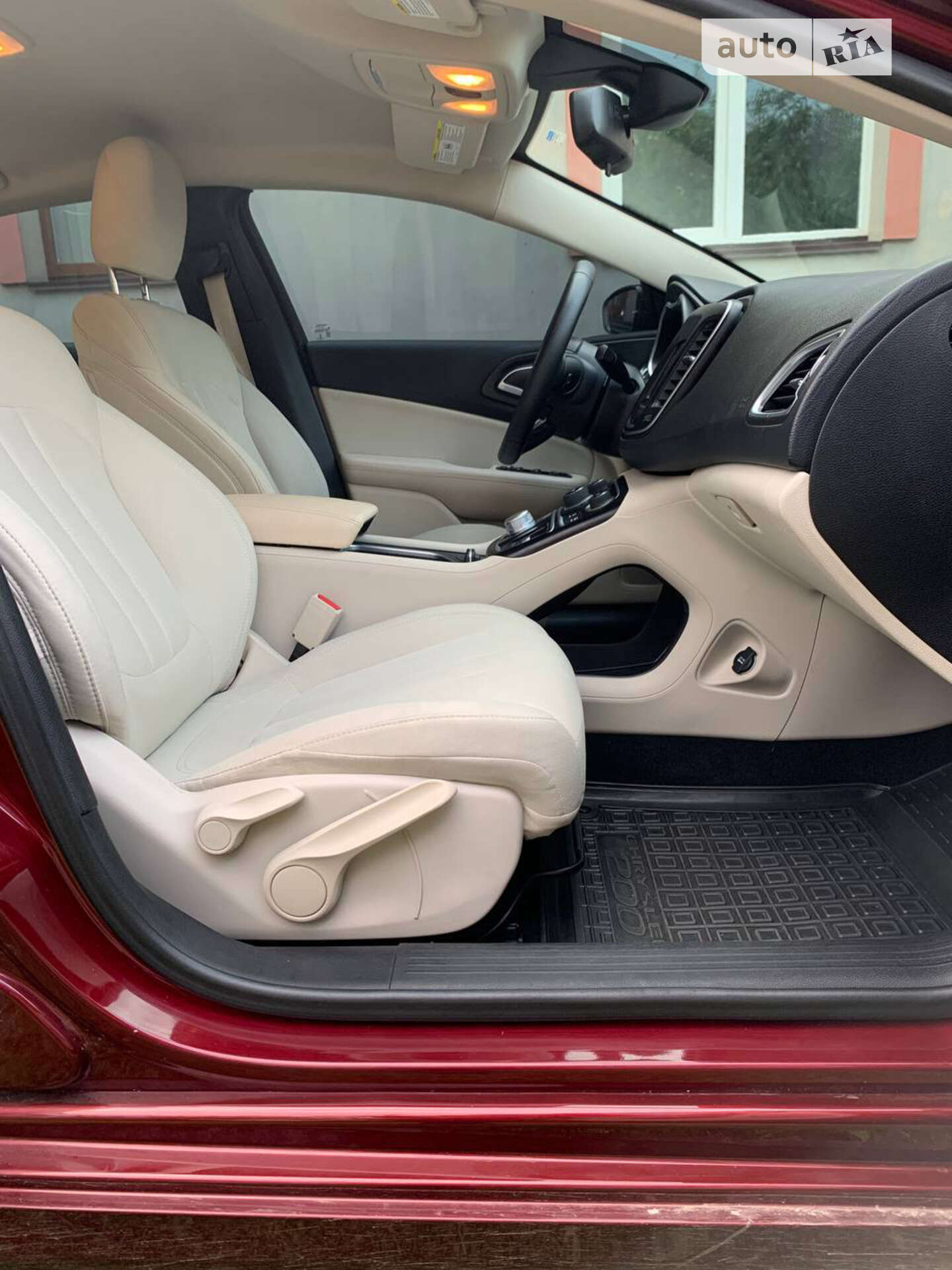 Chrysler 200 2015 VIN 1C3CCCAB0GN161357 фото оголошення 9 з 17