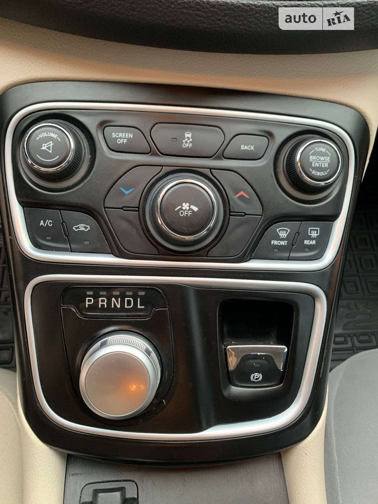 Chrysler 200 2015 VIN 1C3CCCAB0GN161357 фото оголошення 10 з 17