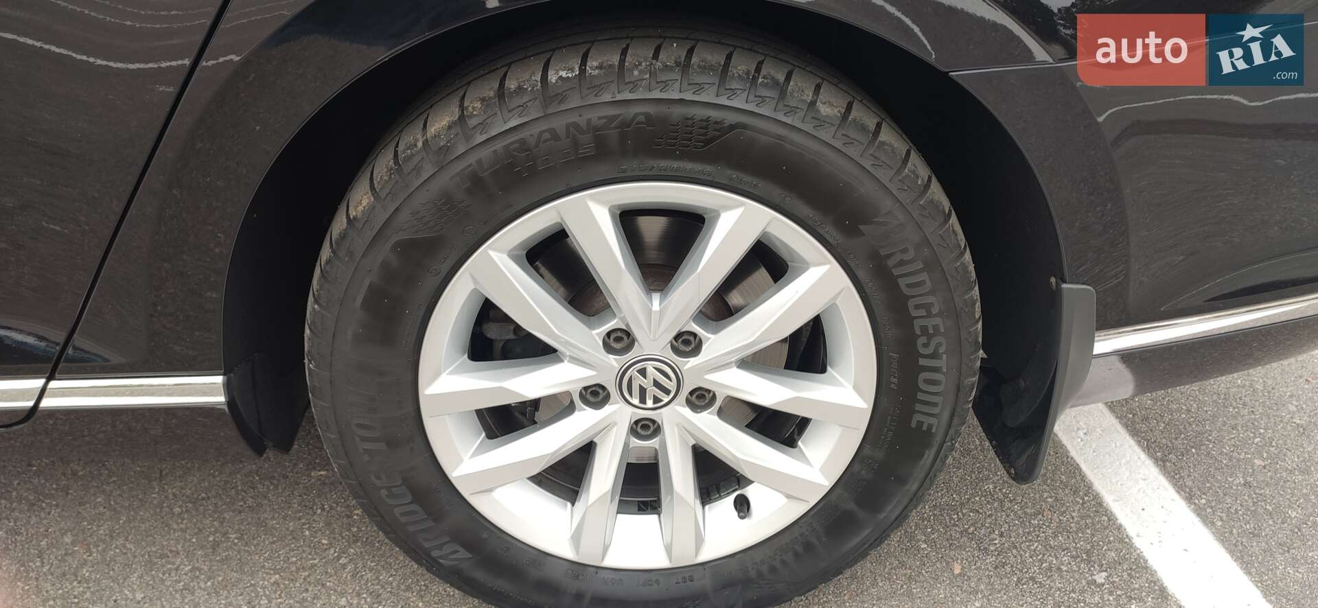 Volkswagen Passat 2019 VIN WVWZZZ3CZKE082618 фото оголошення 12 з 55