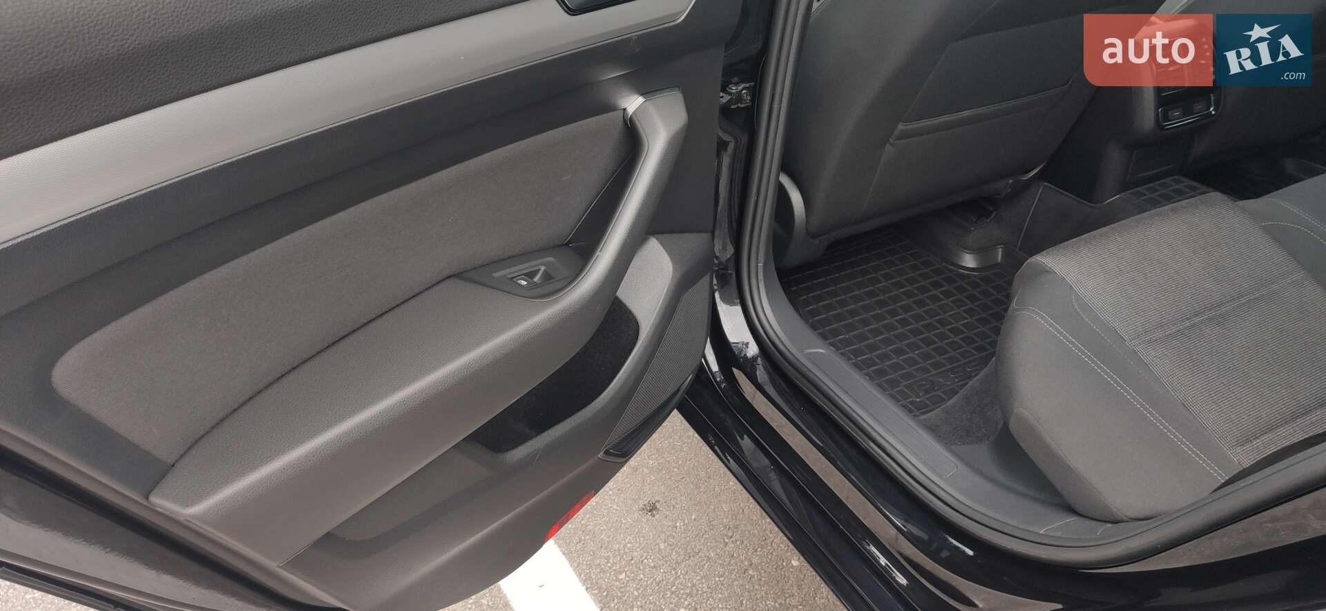 Volkswagen Passat 2019 VIN WVWZZZ3CZKE082618 фото оголошення 20 з 55