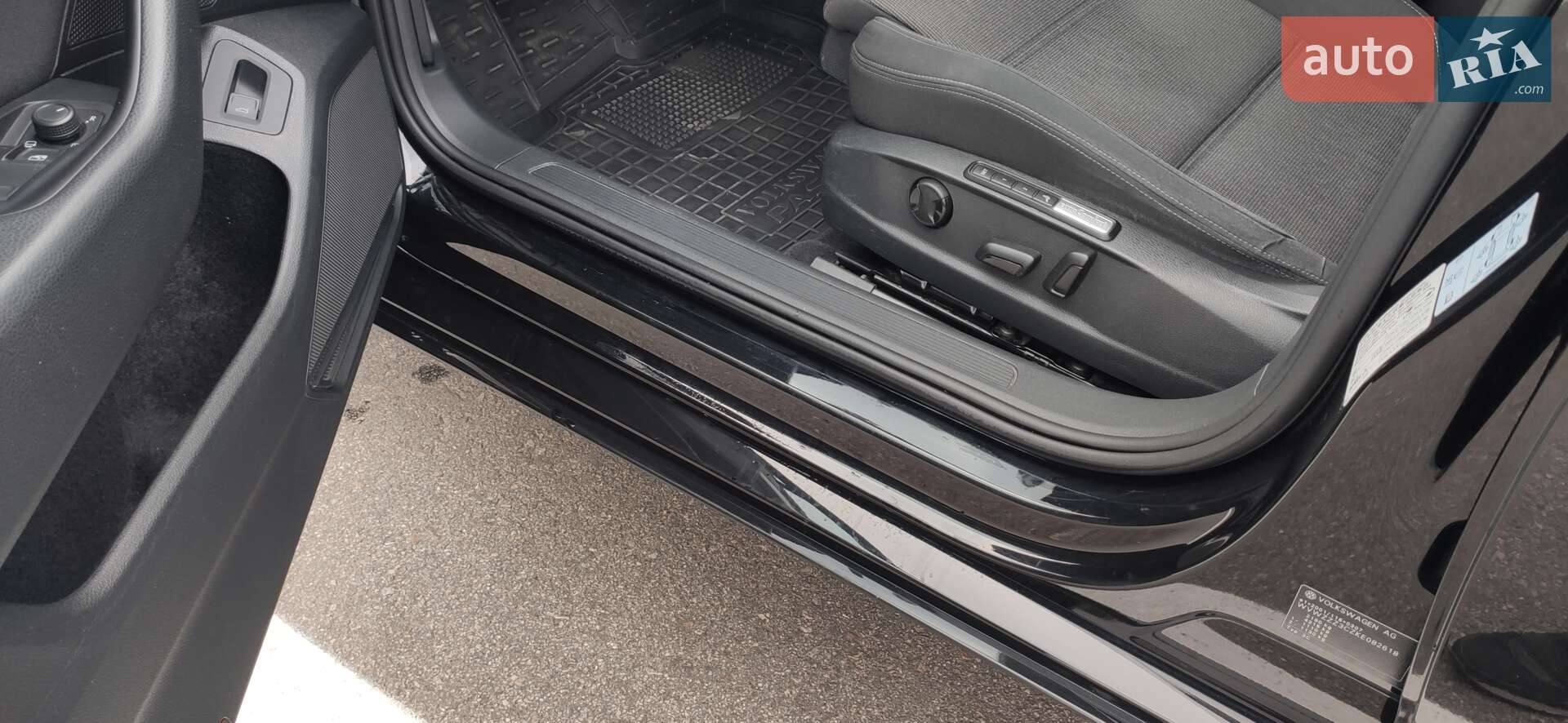 Volkswagen Passat 2019 VIN WVWZZZ3CZKE082618 фото оголошення 22 з 55