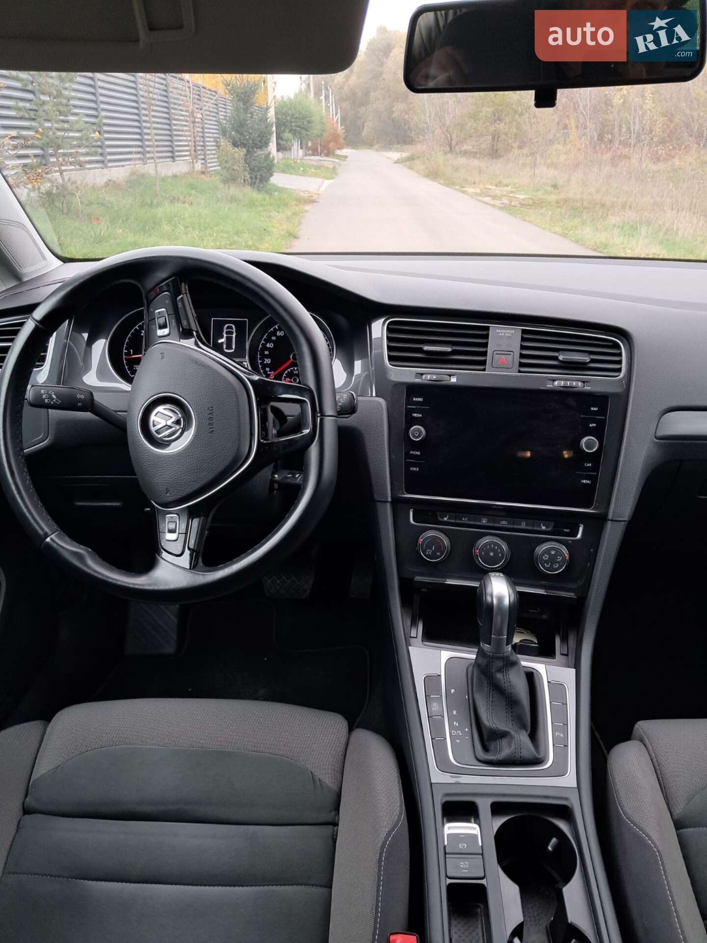 Volkswagen Golf 2019 VIN WVWZZZAUZKP569957 фото оголошення 2 з 13