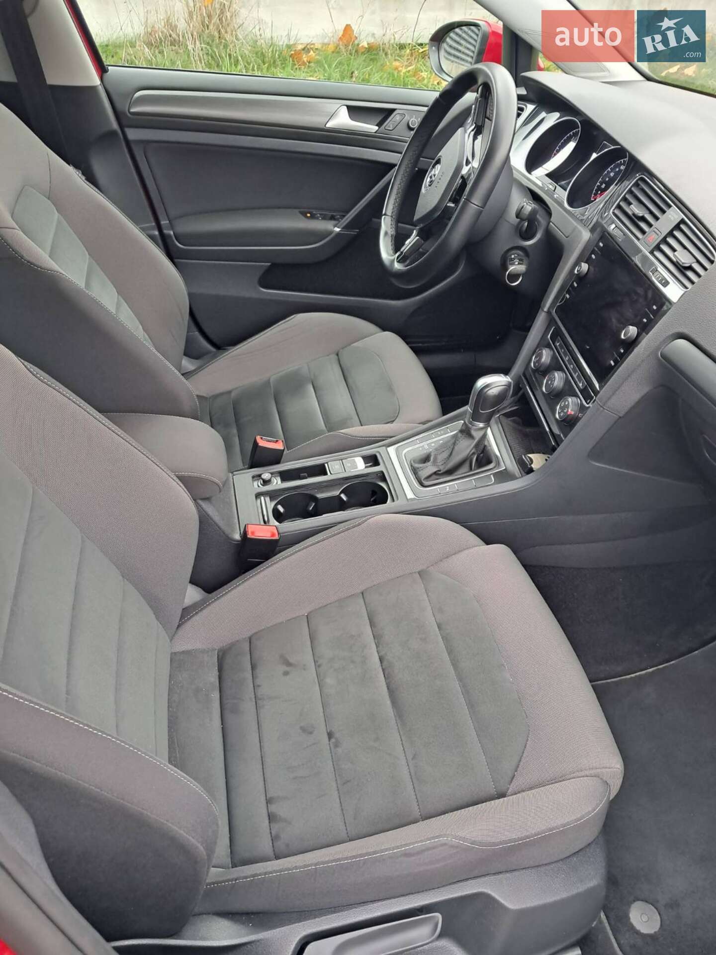 Volkswagen Golf 2019 VIN WVWZZZAUZKP569957 фото оголошення 4 з 13