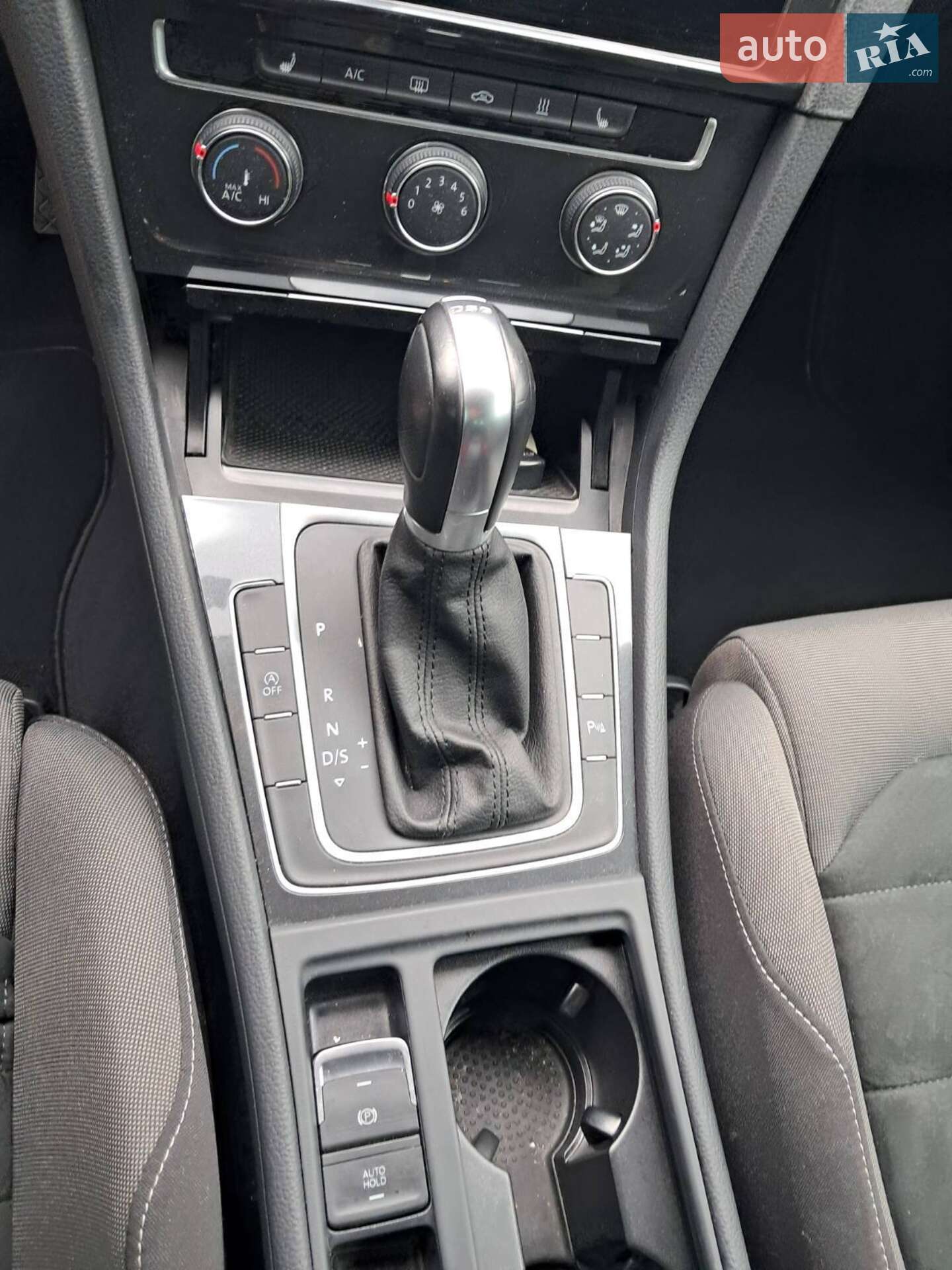 Volkswagen Golf 2019 VIN WVWZZZAUZKP569957 фото оголошення 10 з 13